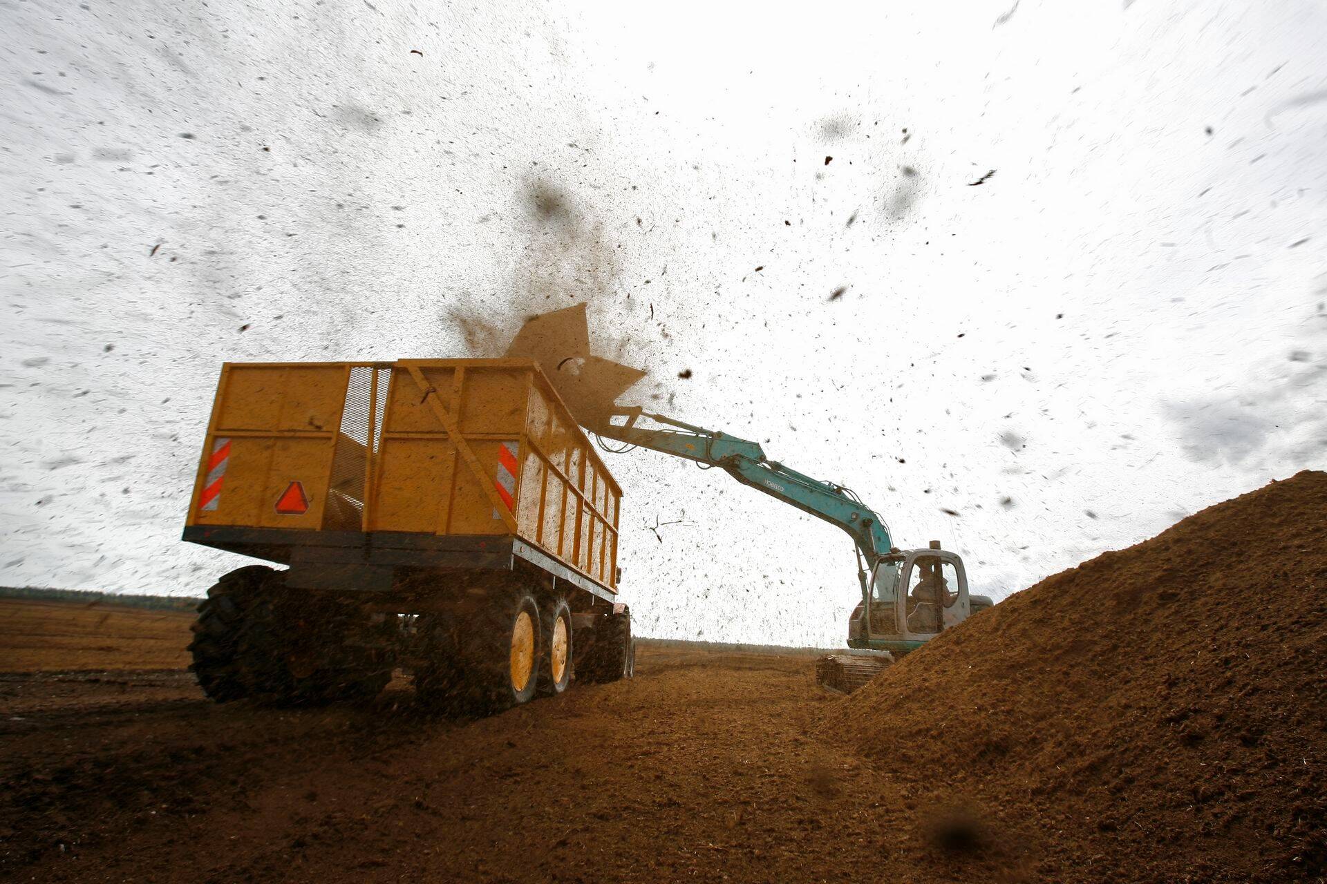 Turbatootmine.