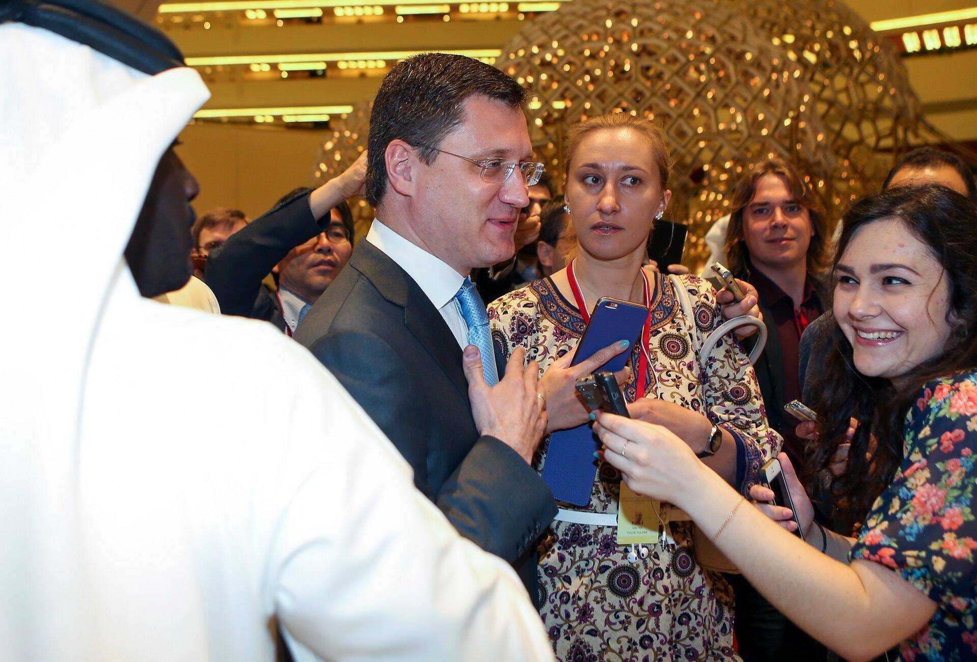 Venemaa naftaminister Alexandr Novak (vasakult teine) eilsel Doha naftakohtumisel