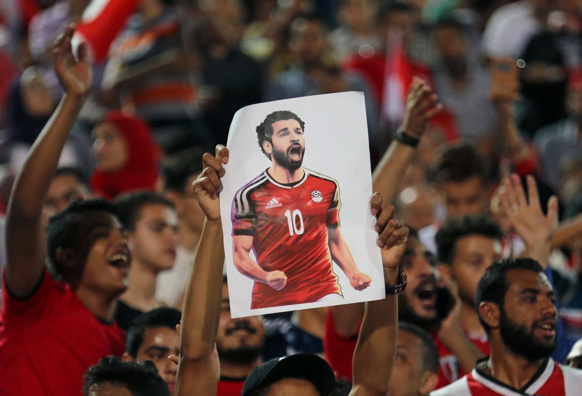 Turniirile pääsenud meeskondadest sõltub turuväärtust arvesse võttes kõige enam oma staaridest Egiptus. Fotol elatakse kaasa Mohamed Salah'le.