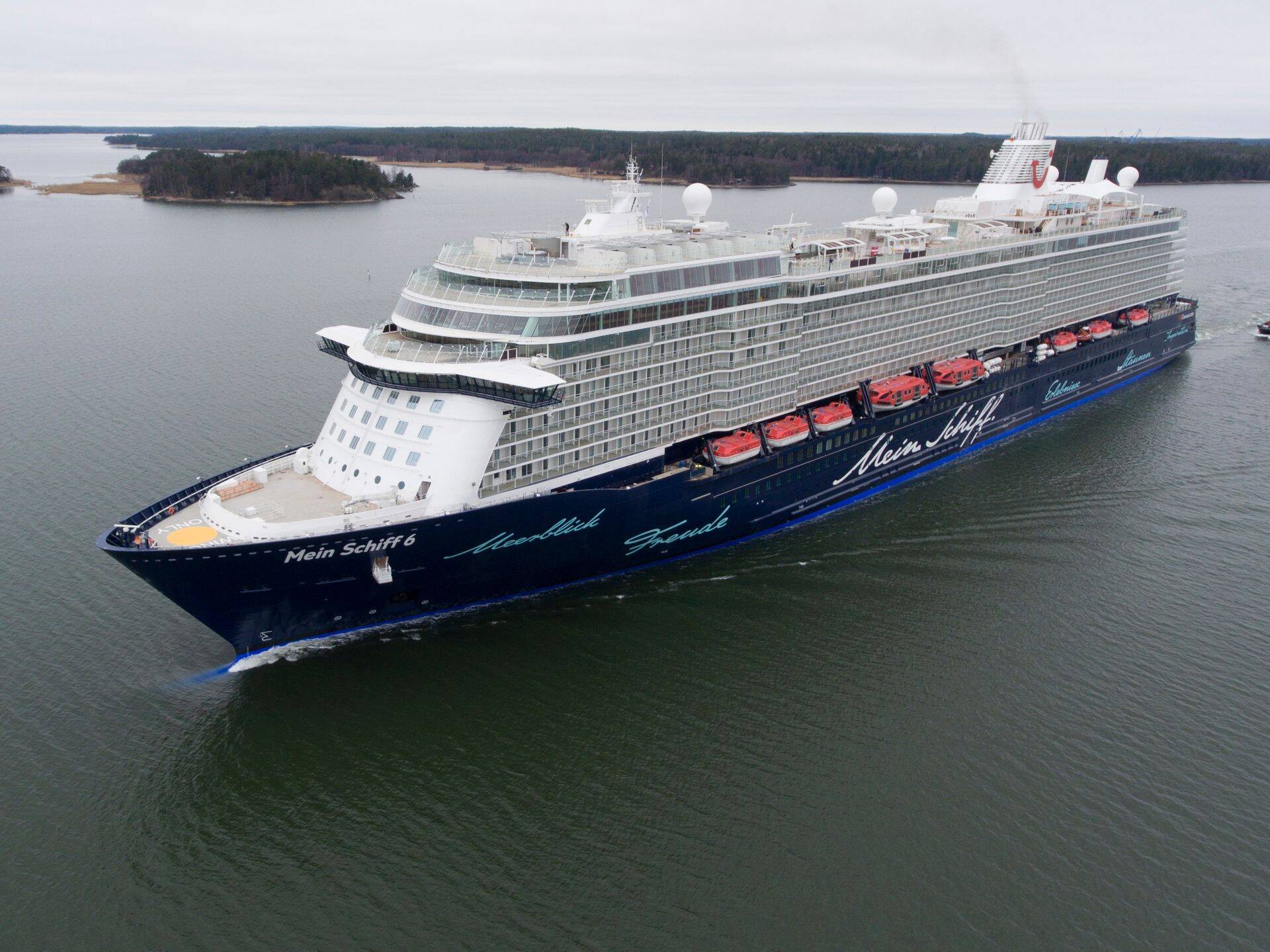 Turu laevatehases on ehitatud ka näiteks kruiisilaev Mein Schiff 6.