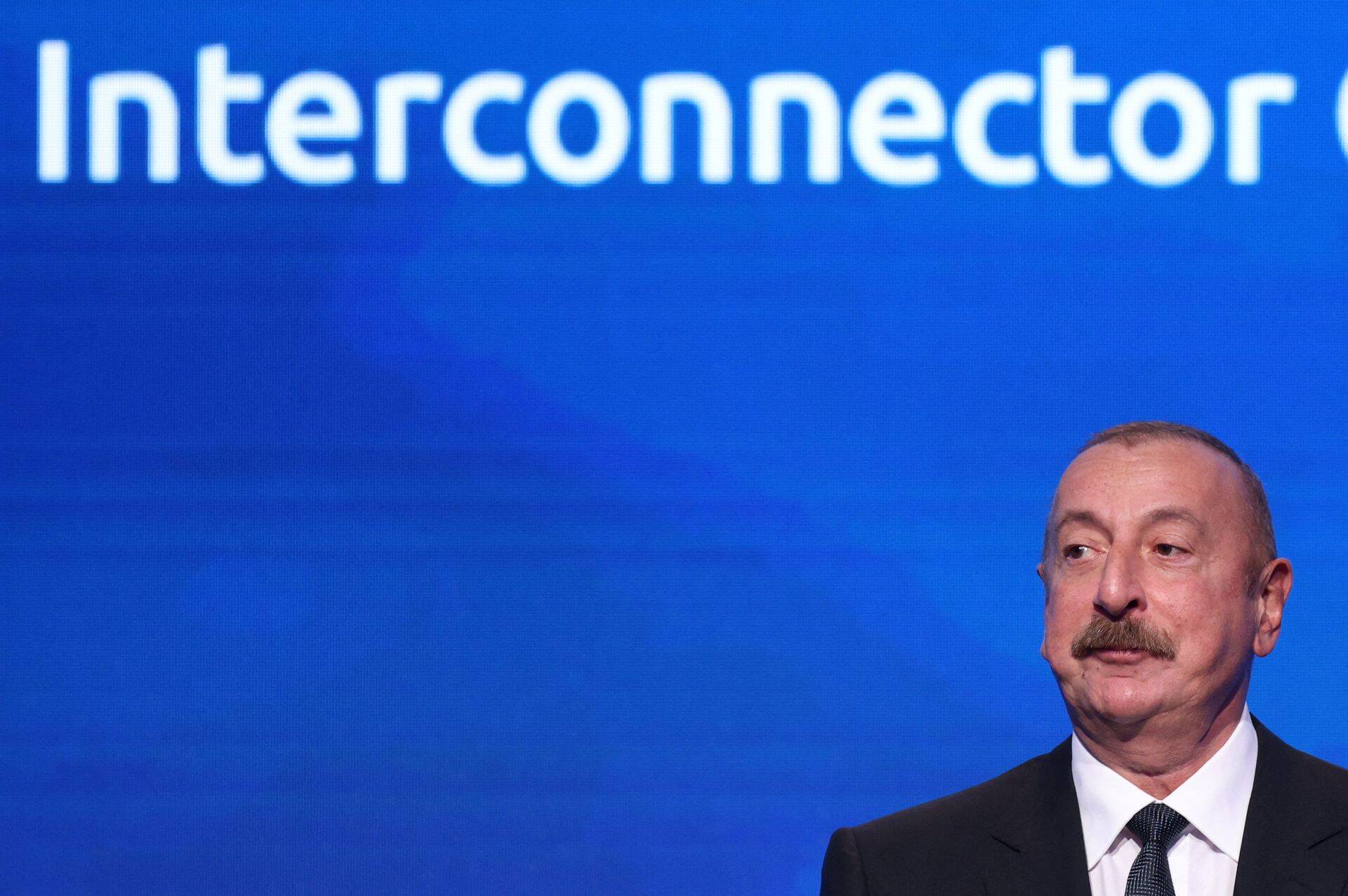 Президент Азербайджана Ильхам Алиев на запуске интерконнектора Греция-Болгария в Софии 1 октября 2022 года. В интерконнектор закачивается в том числе азербайджанский газ.