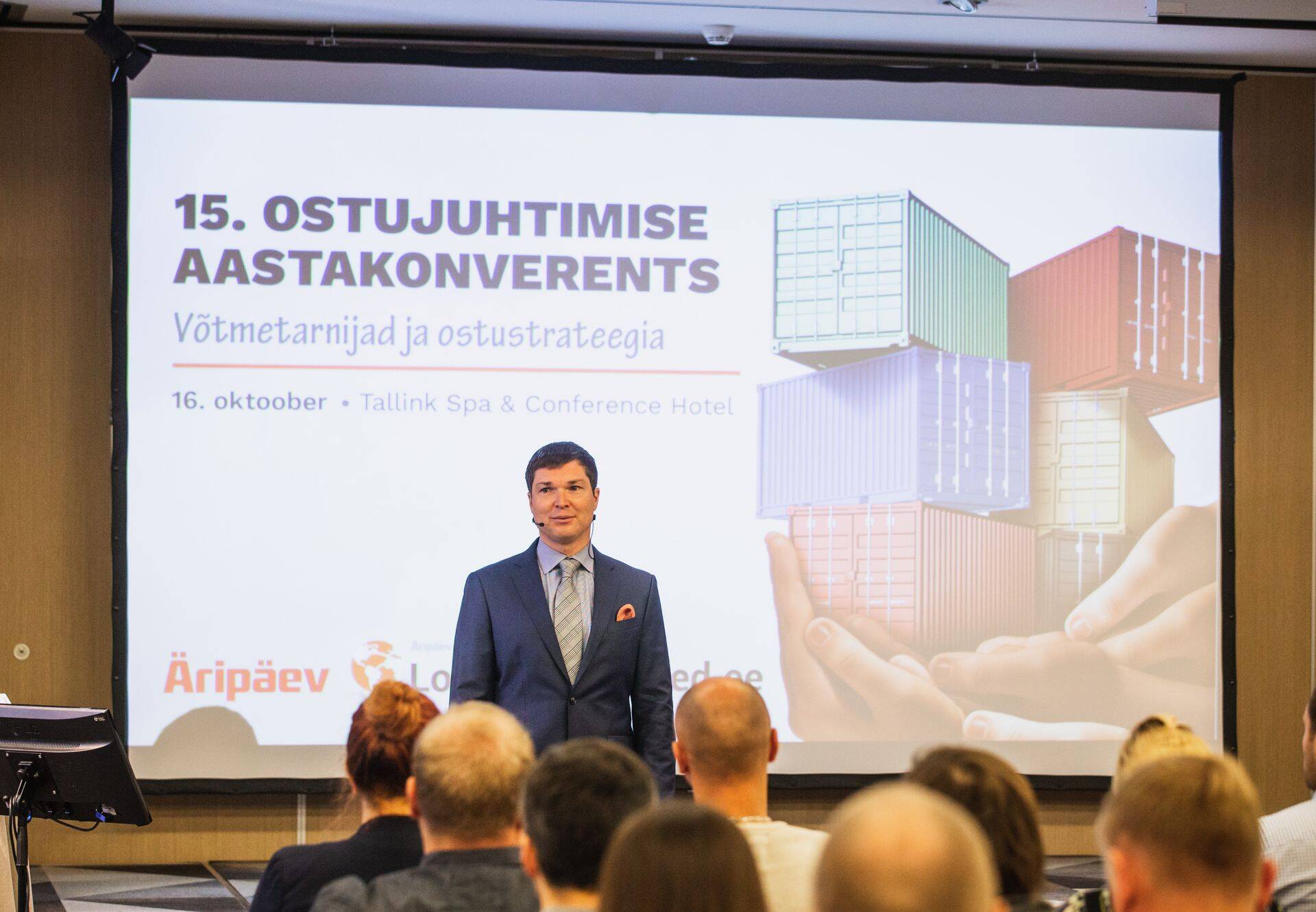Ostujuhtimise aastakonverentsi modereeris ettevõtja ja koolitaja Jakob Saks.