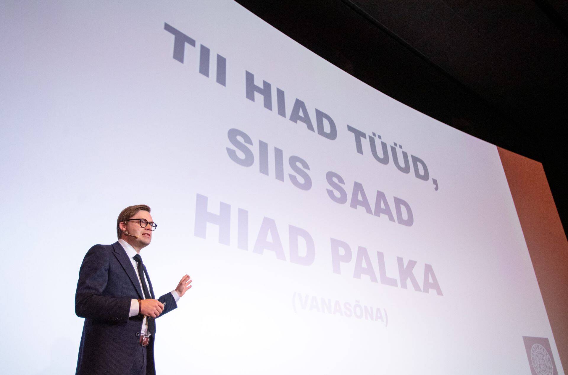 Eesti Panga majanduspoliitika ja -prognoosi allosakonna juhataja Rasmus Kattai alustas oma ettekannet enam kui saja aasta taguse vanasõnaga.