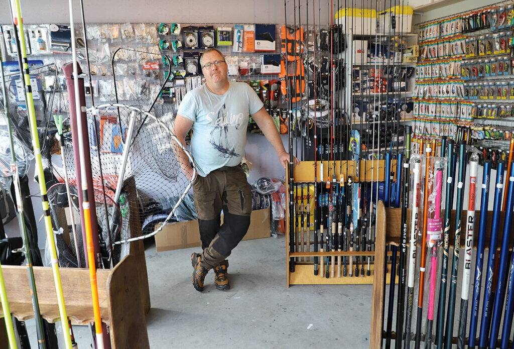 Taido oma vastavatud kaupluses Kärdla jahisadamas.