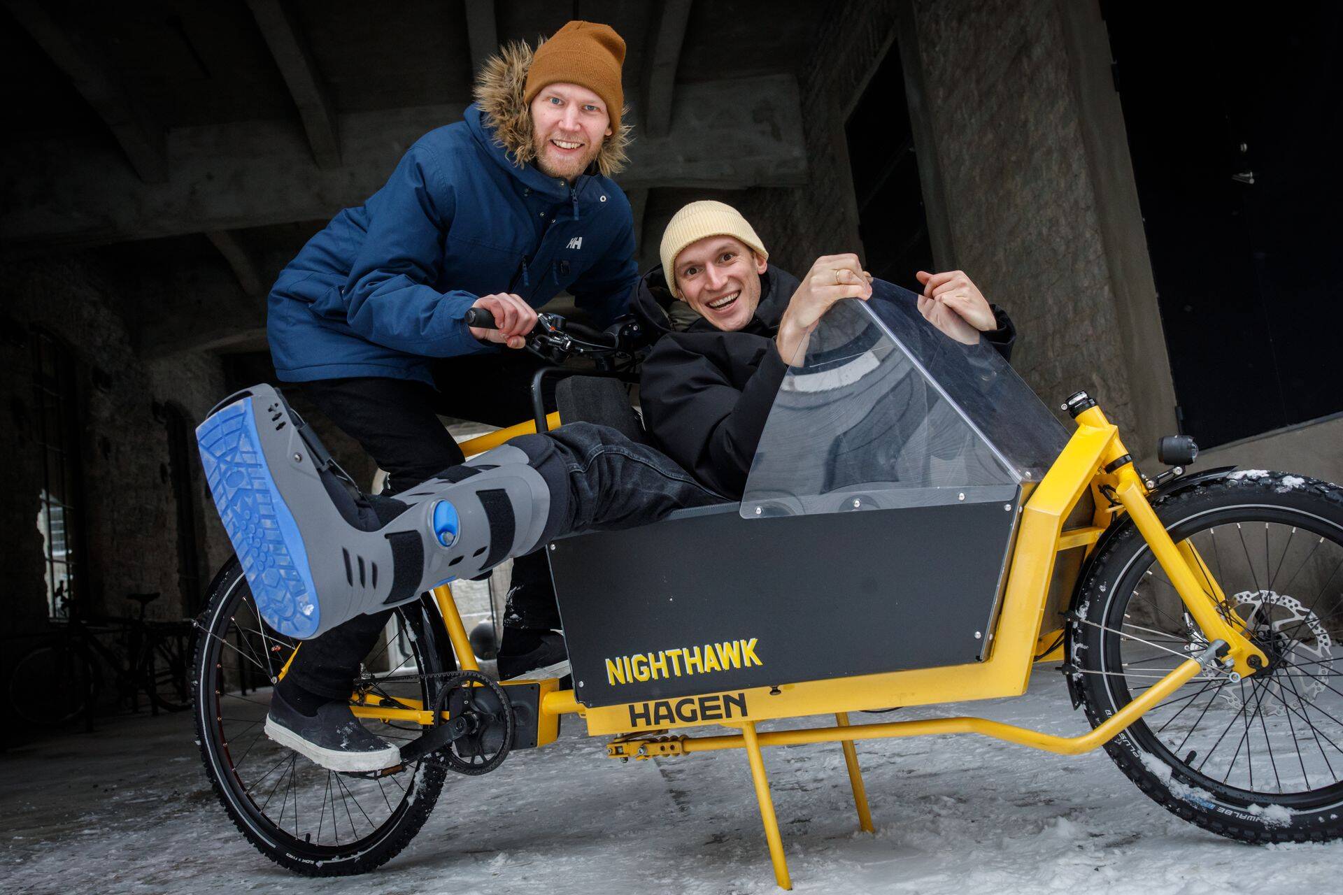 Hagen līdzdibinātāji ir Kaspar Peek (ar dzeltenu cepuri) un Taaniel Mägi.