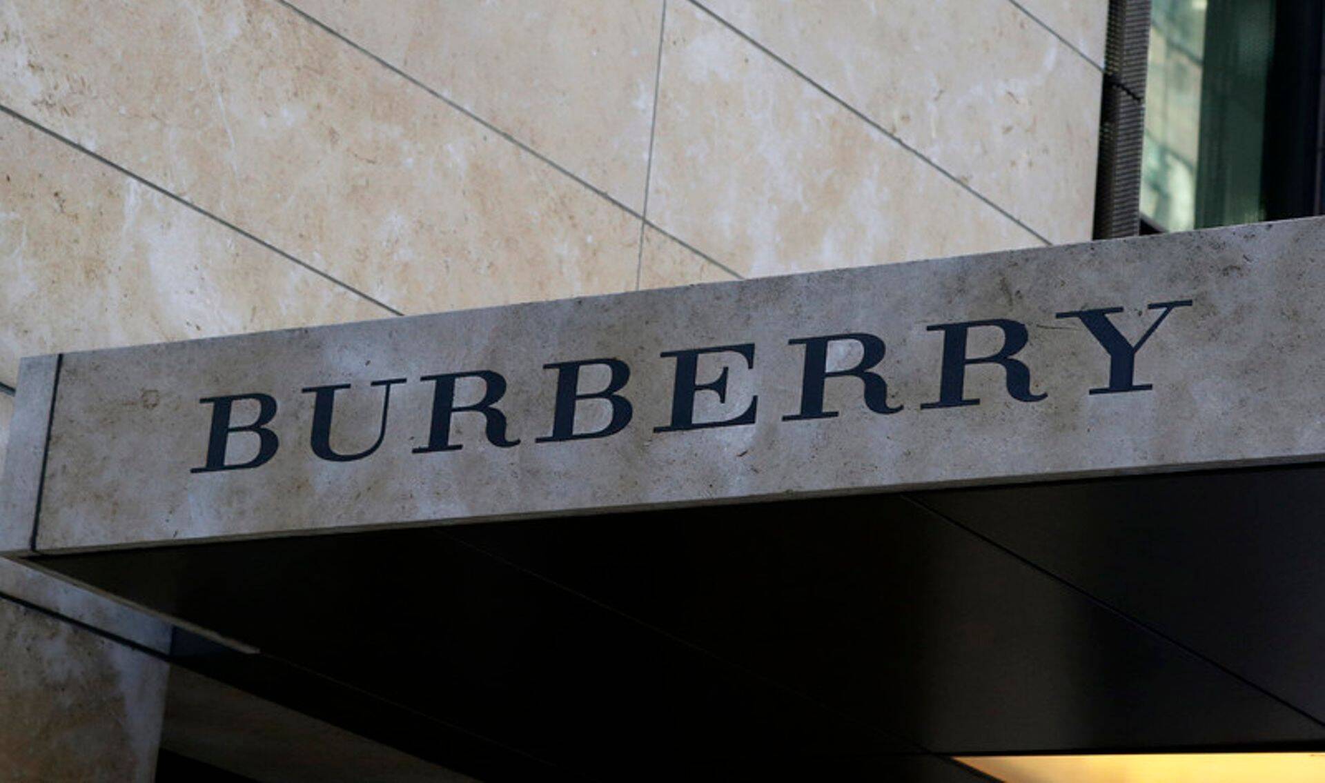 Apranga müüb ka Burberry rõivaid