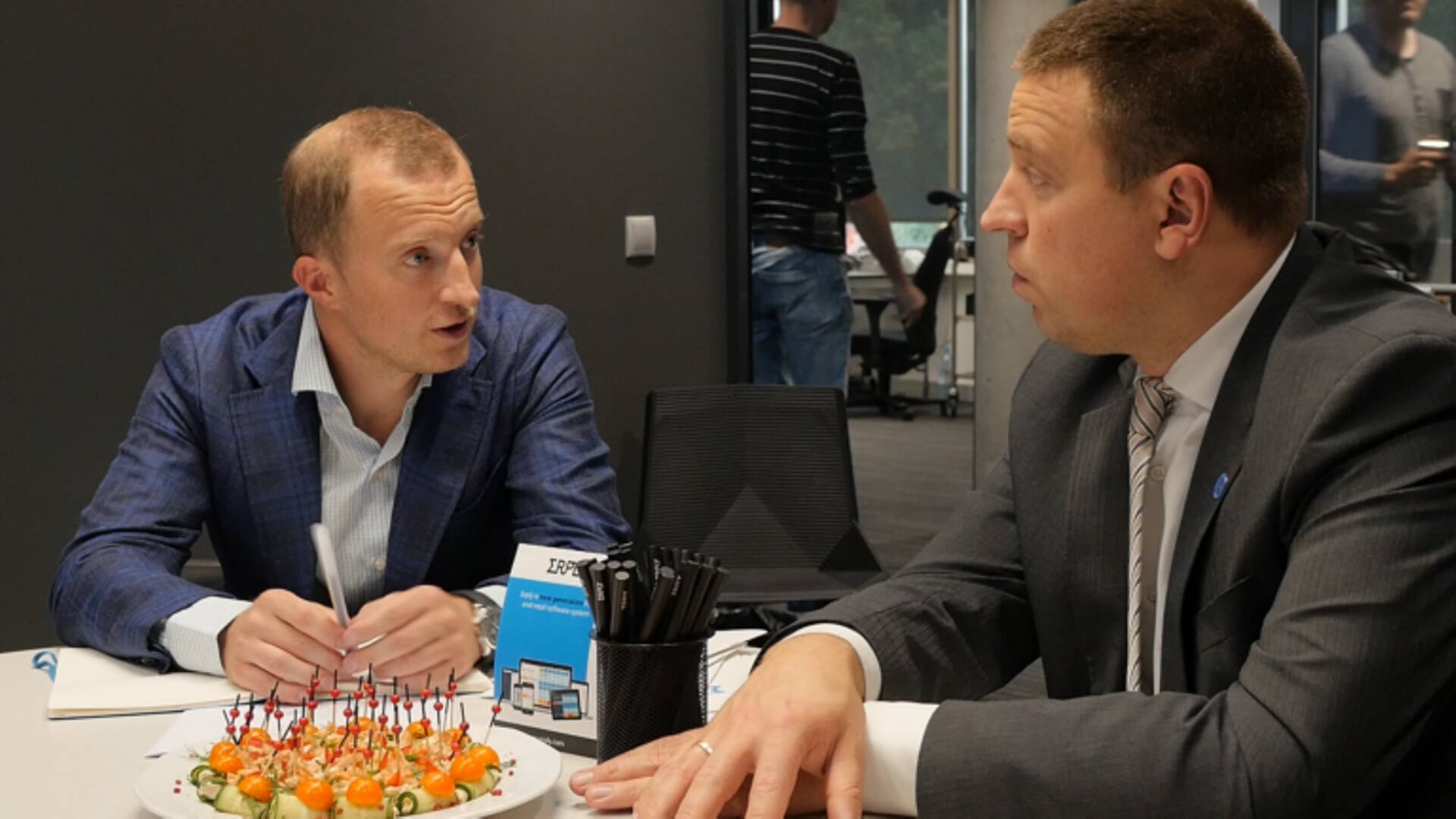Erply asutaja Kristjan Hiiemaa ja peaminister Jüri Ratas.