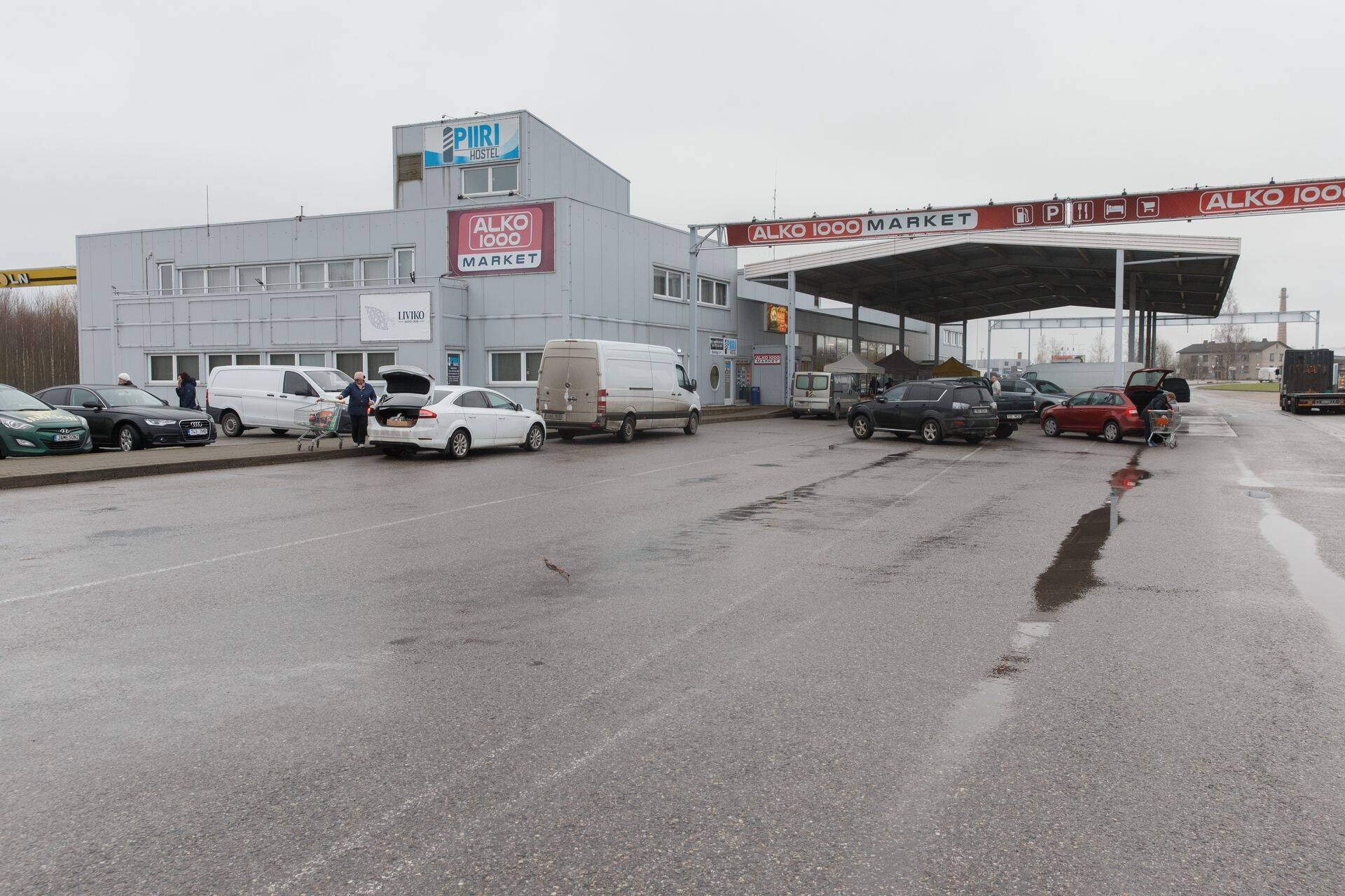 Alkoholipood Läti piiril.