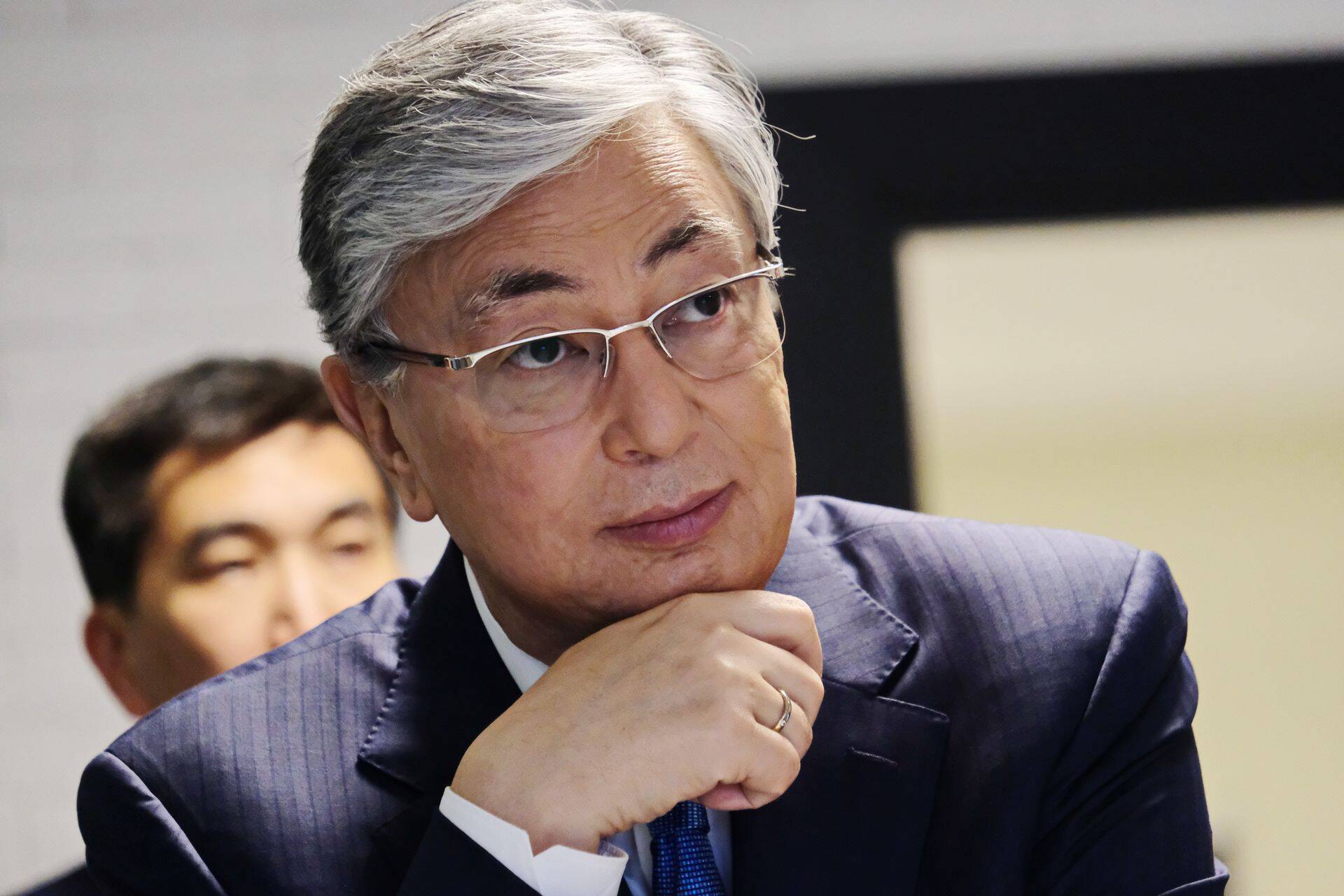 В марте президент Казахстана Касым-Жомарт Токаев подписал указ о проведении внеочередных выборов главы государства, мотивировав это тем, что «для успешной реализации кардинальных и всесторонних реформ требуется новый мандат доверия народа».