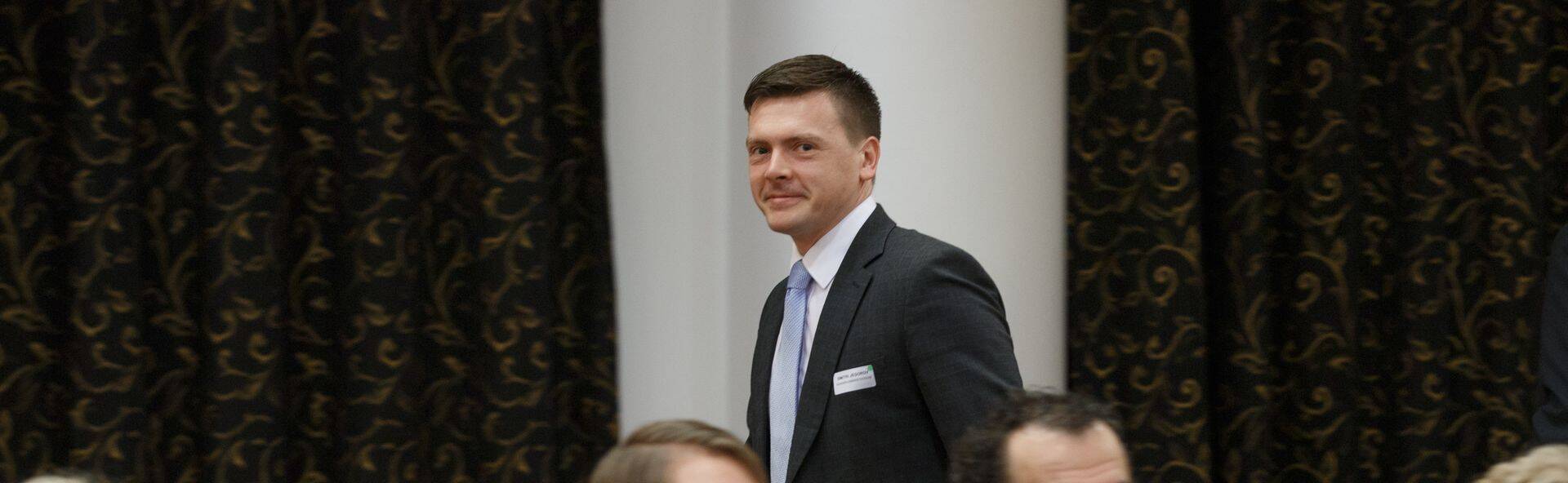 Eesti e-residendist Iiri firma palkab Ukrainast töölisi ja müüb teenuse Soome - maksureeglid ei jõua sellisele olukorrale järele, ütles asekantsler Dmitri Jegorov.