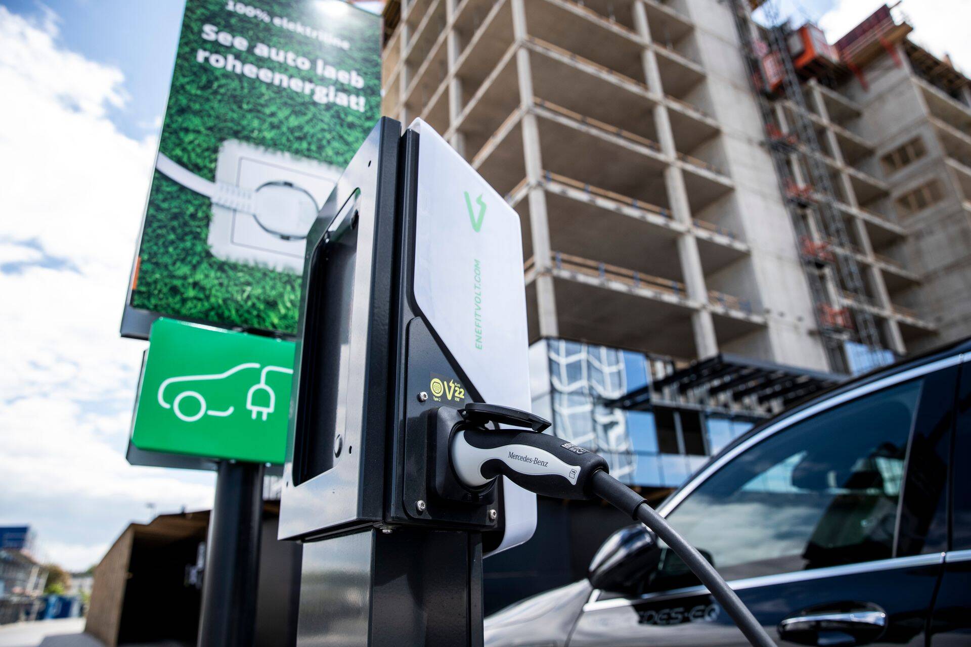 Elektriauto laadimispunkt.