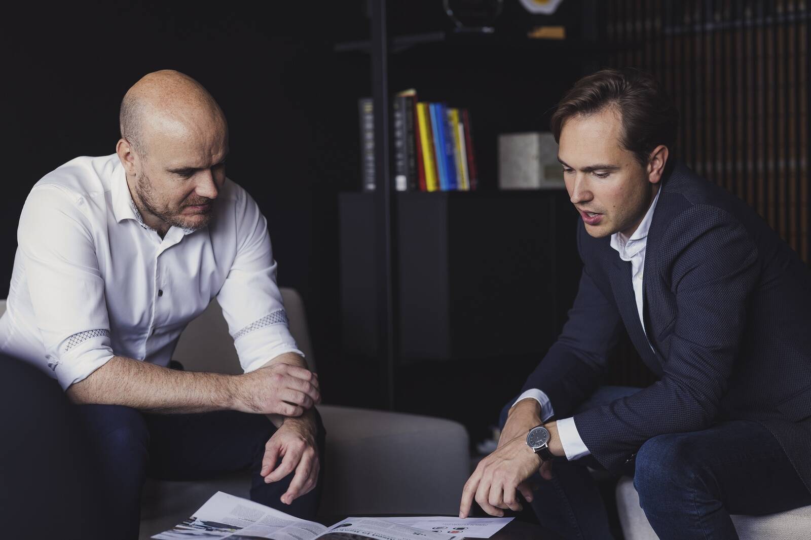 Ehitusfirma Rand ja Tuulberg AS kestlikkuse juht August Kompus ning partnerlussuhete- ja müügijuht Kristjan Mardna.