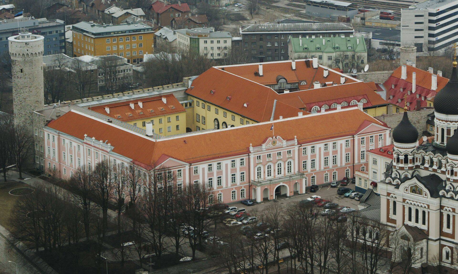 Riigikogu hoone.
