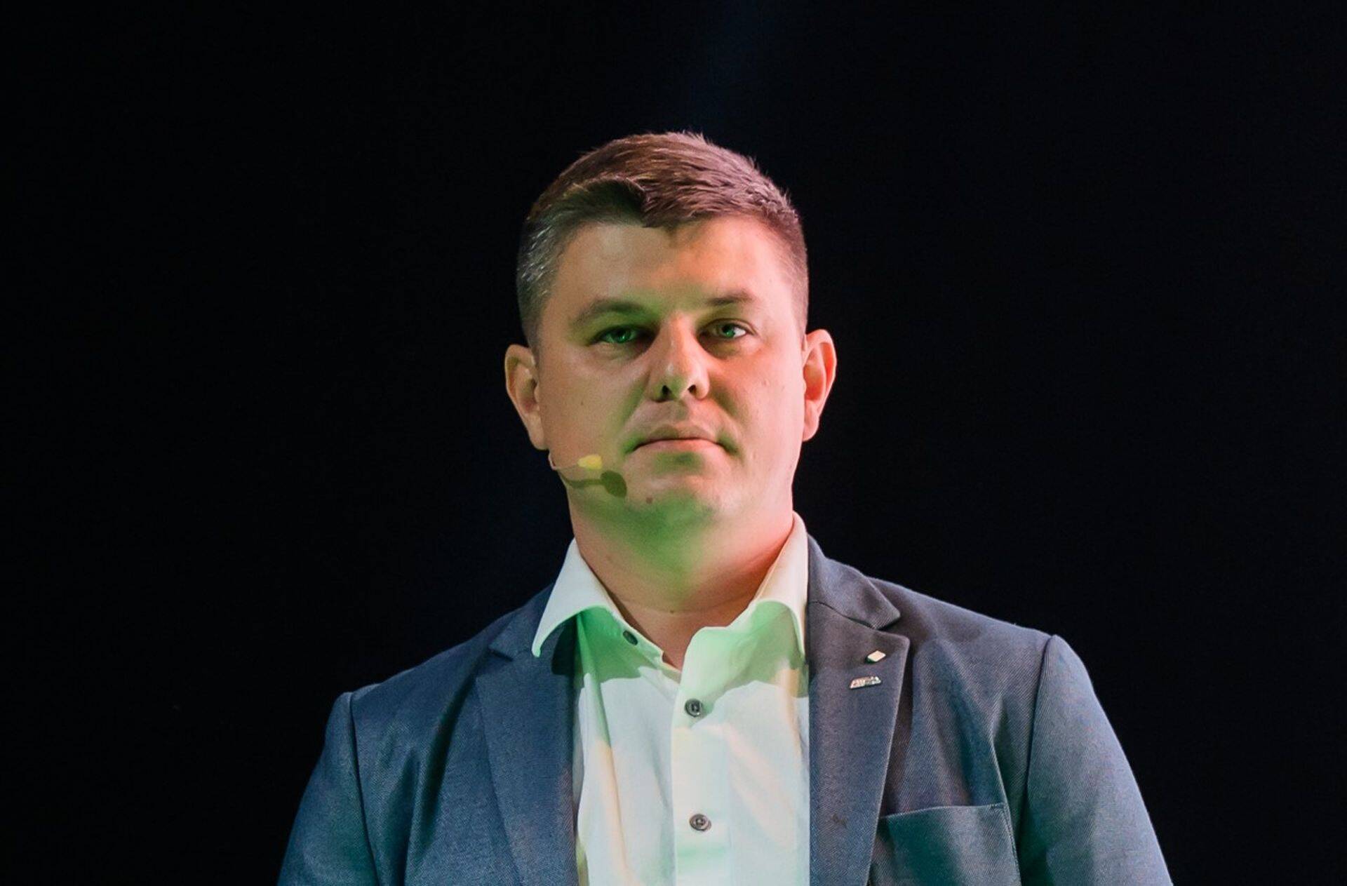 Atea Eesti teenuste arendusjuht Reigo Rannak rääkimas Atea IT teenustest IT-konverentsil Atea Action.