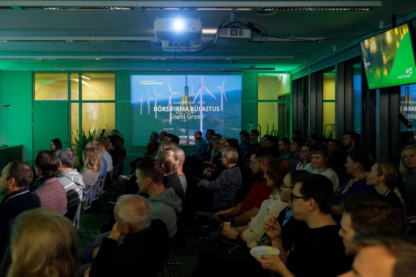 Kopš februāra atjaunojamās enerģijas ražotāja akciju pārdošanu sākuši pieci dažādi pensiju fondi. Norvēģijas naftas fonds uzpērk.