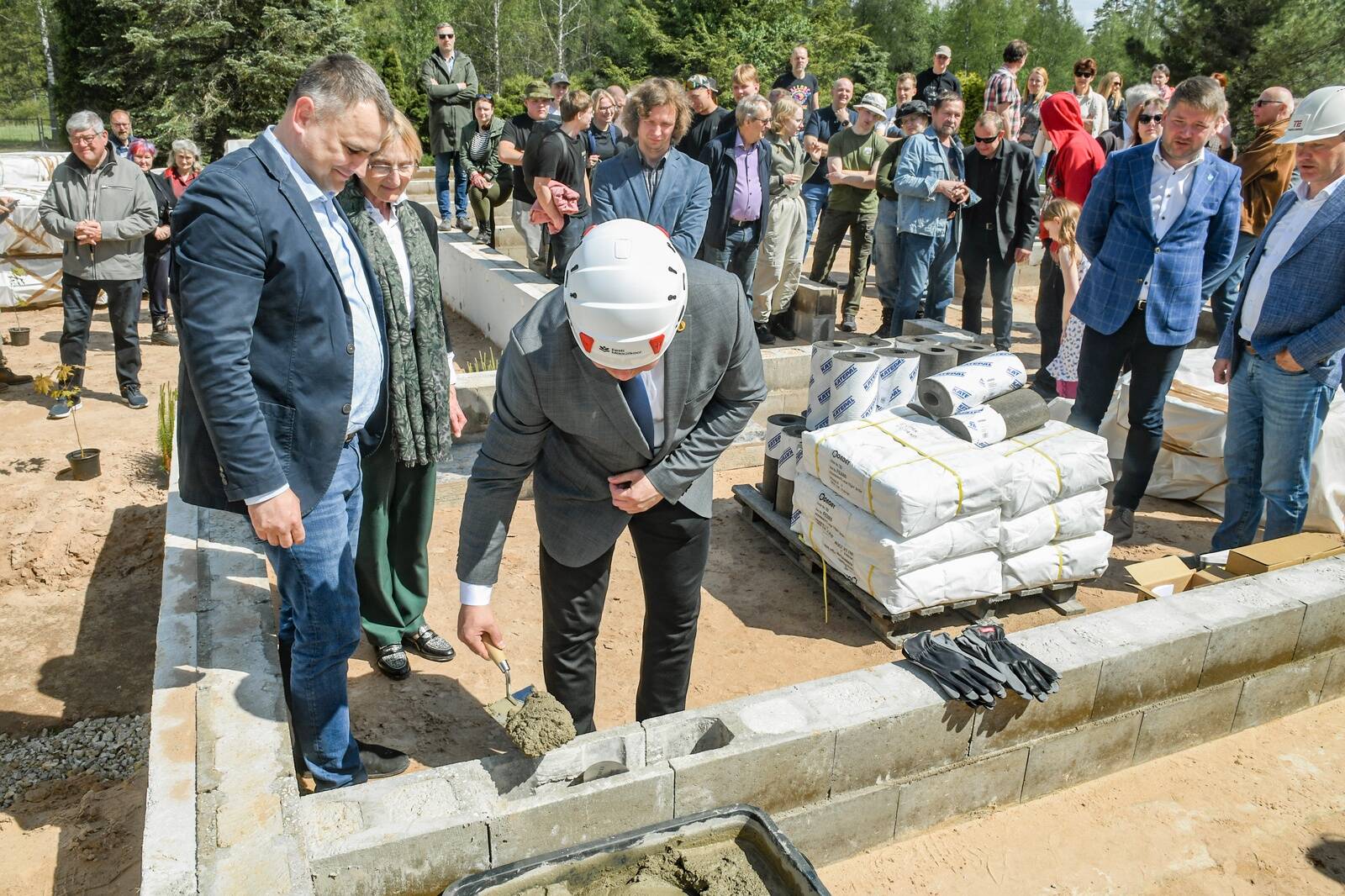 Maaülikool pani nurgakivi uuele Järvselja jahilossile.