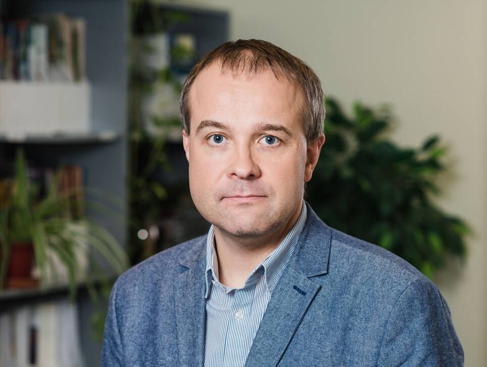 Maag Grupi kestliku arengu juht Ain Soome: „Meie eesmärk on viia ellu sellised meetmed, mis aitaksid meil olla konkurentsivõimelised, samas aga püsida usaldusväärsed oma keskkonnamõjude osas. ESG eesmärkide järgimine ei ole enam pelgalt valik, vaid suundumus, mis toob kasu mitte ainult meie ettevõttele, vaid kogu sektorile ja ühiskonnale."