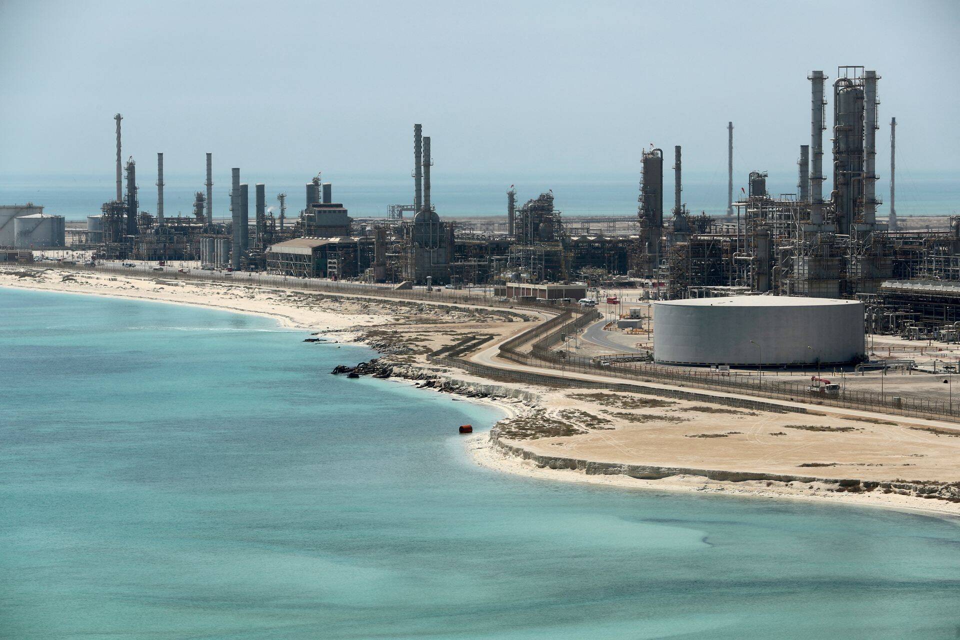 Терминал по переработке нефти в Саудовской Аравии.