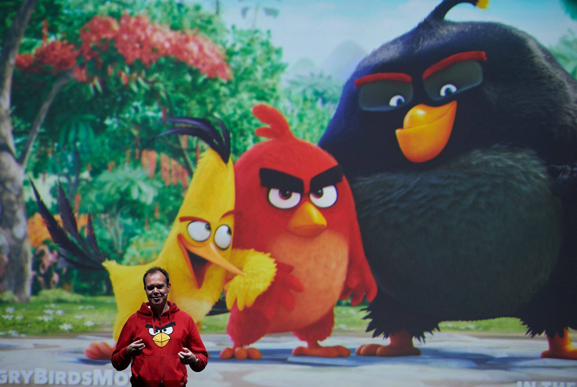 Vihaste lindude looja Peter Vesterbacka.