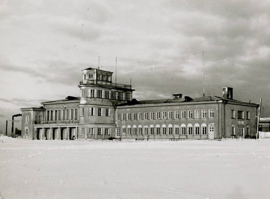 Tallinna lennujaama vana reisijatehoone.