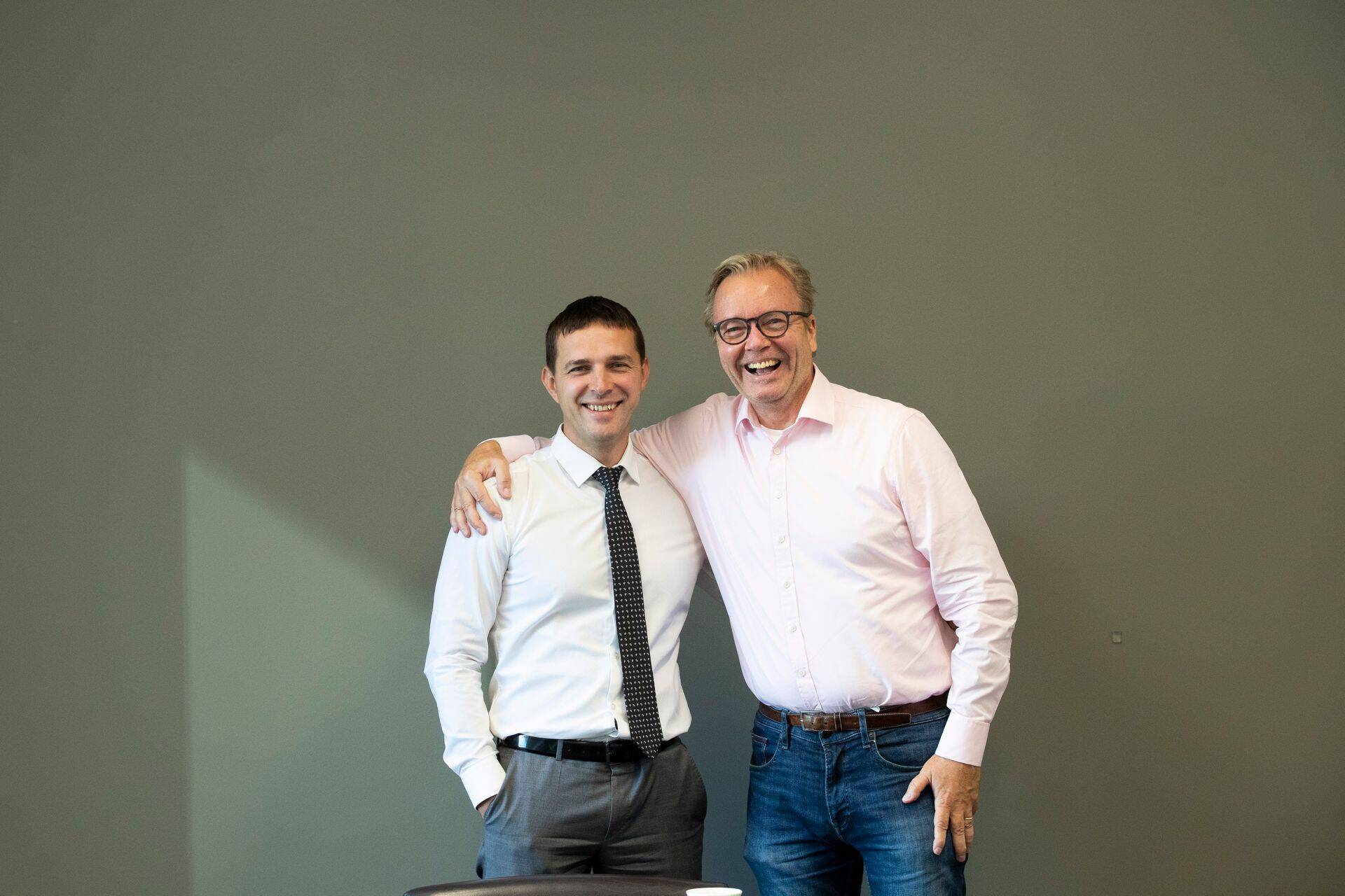 Trigoni üks fondijuhtidest Mehis Raud (vasakul) toob suure tootlusega kindlasti rõõmu Trigoni eestvedajale, ettevõtjale Joakim Heleniusele.