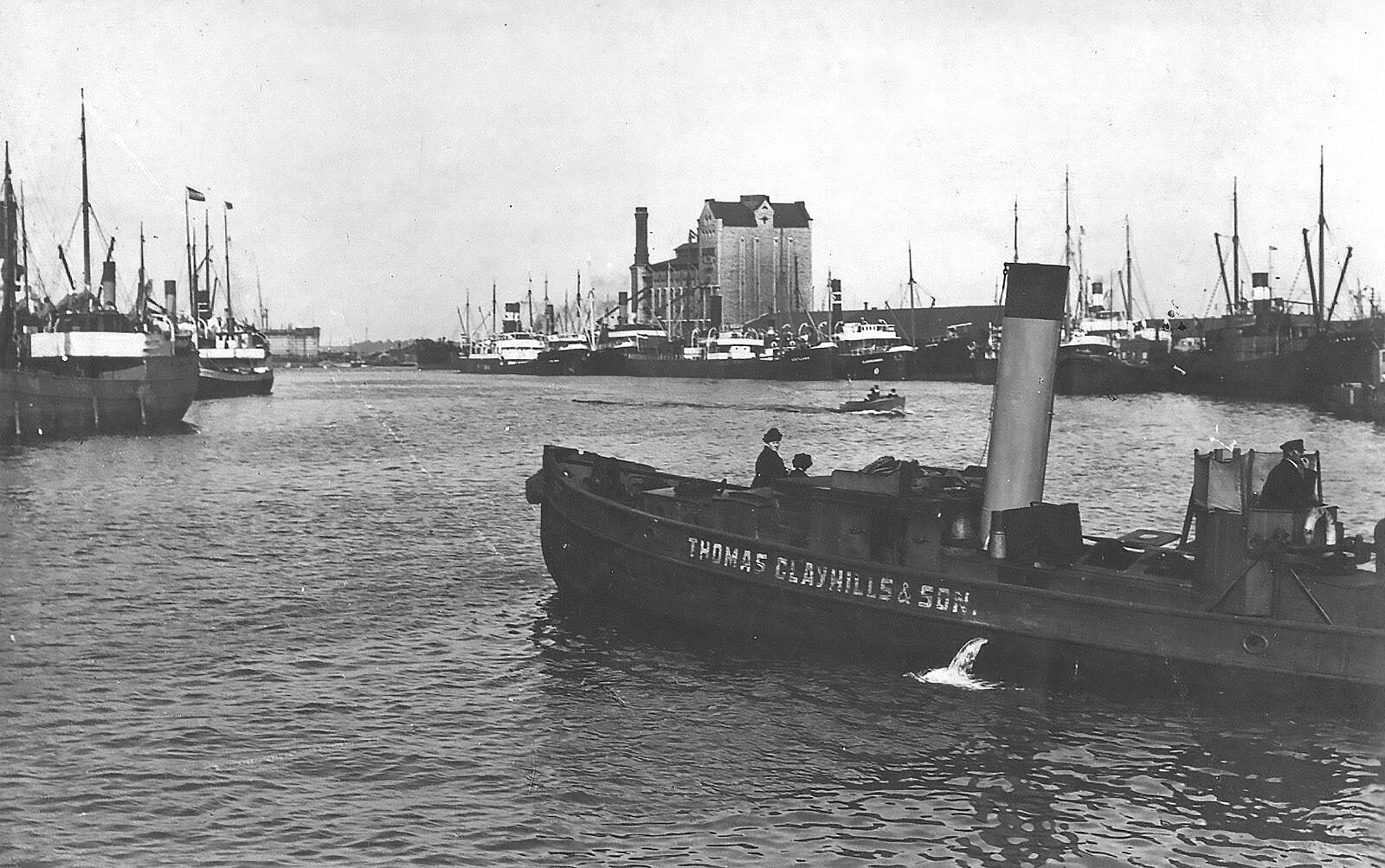 Буксир «Тутти» эстонского торгового дома «Thomas Clayhills & Son» в Таллиннской гавани. 1929 год.