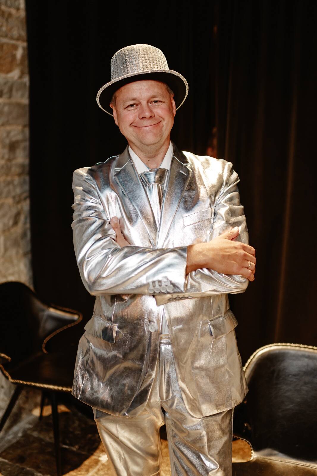 Олави Андла сократил всех сотрудников и закрыл офис.