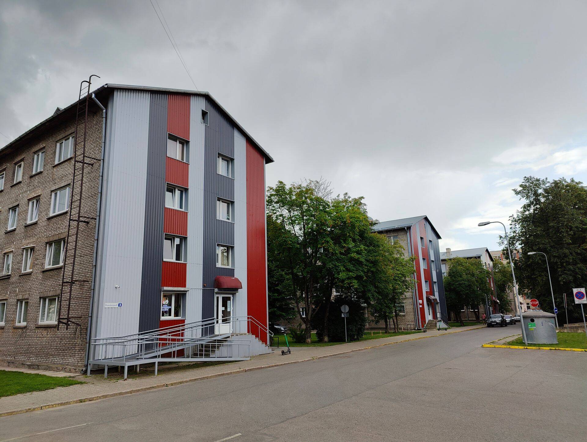 Квартирные товарищества в Ида-Вирумаа чаще предпочитают утеплить фасады, цоколь, крышу, но не делать полную реконструкцию дома.