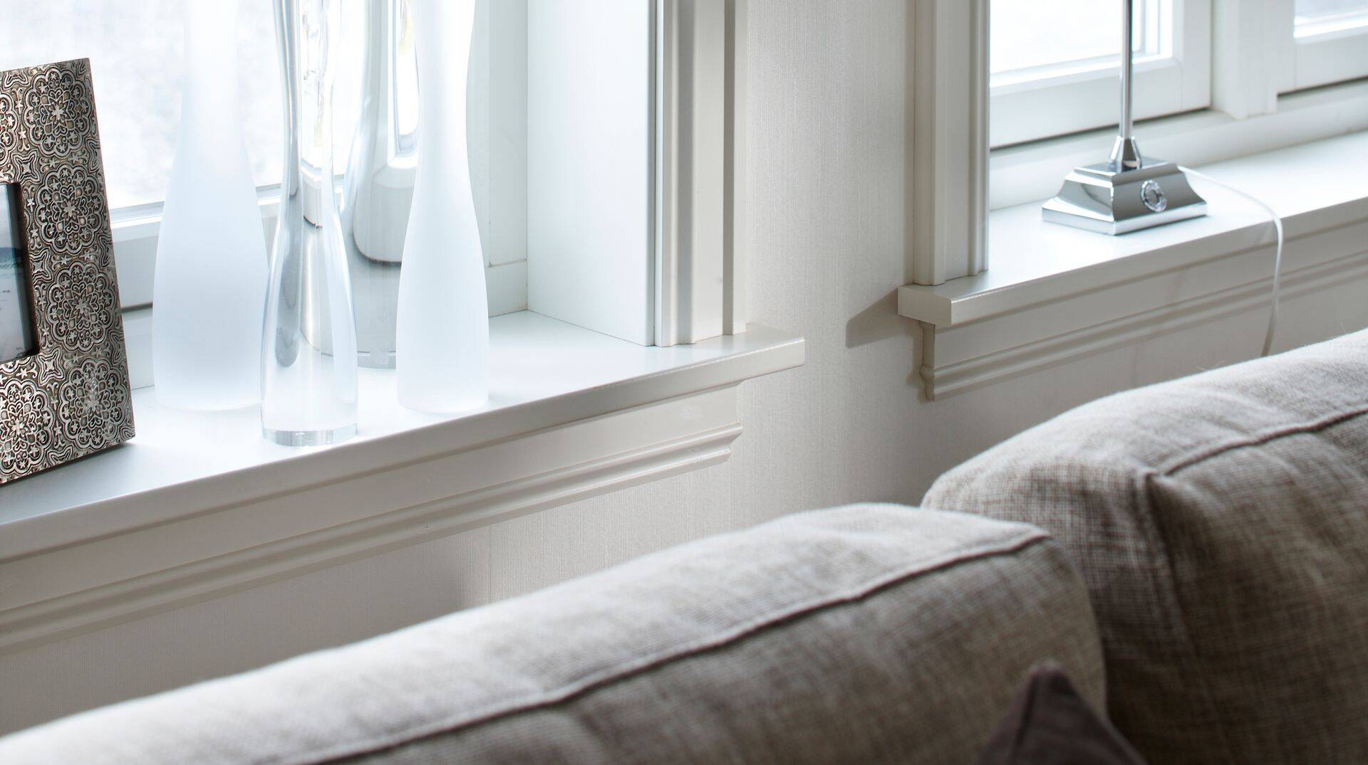 Lisaks põranda- ja laeliistudele lisavad interjöörile ilmekust ka aknaliistud.