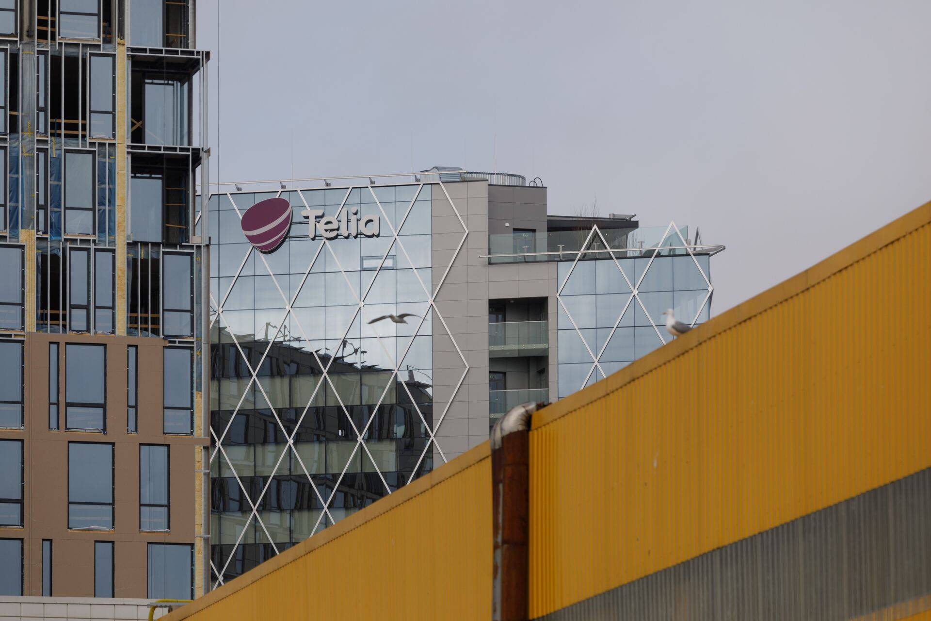 Согласно законопроекту, предприятиям связи придется платить новый сбор.