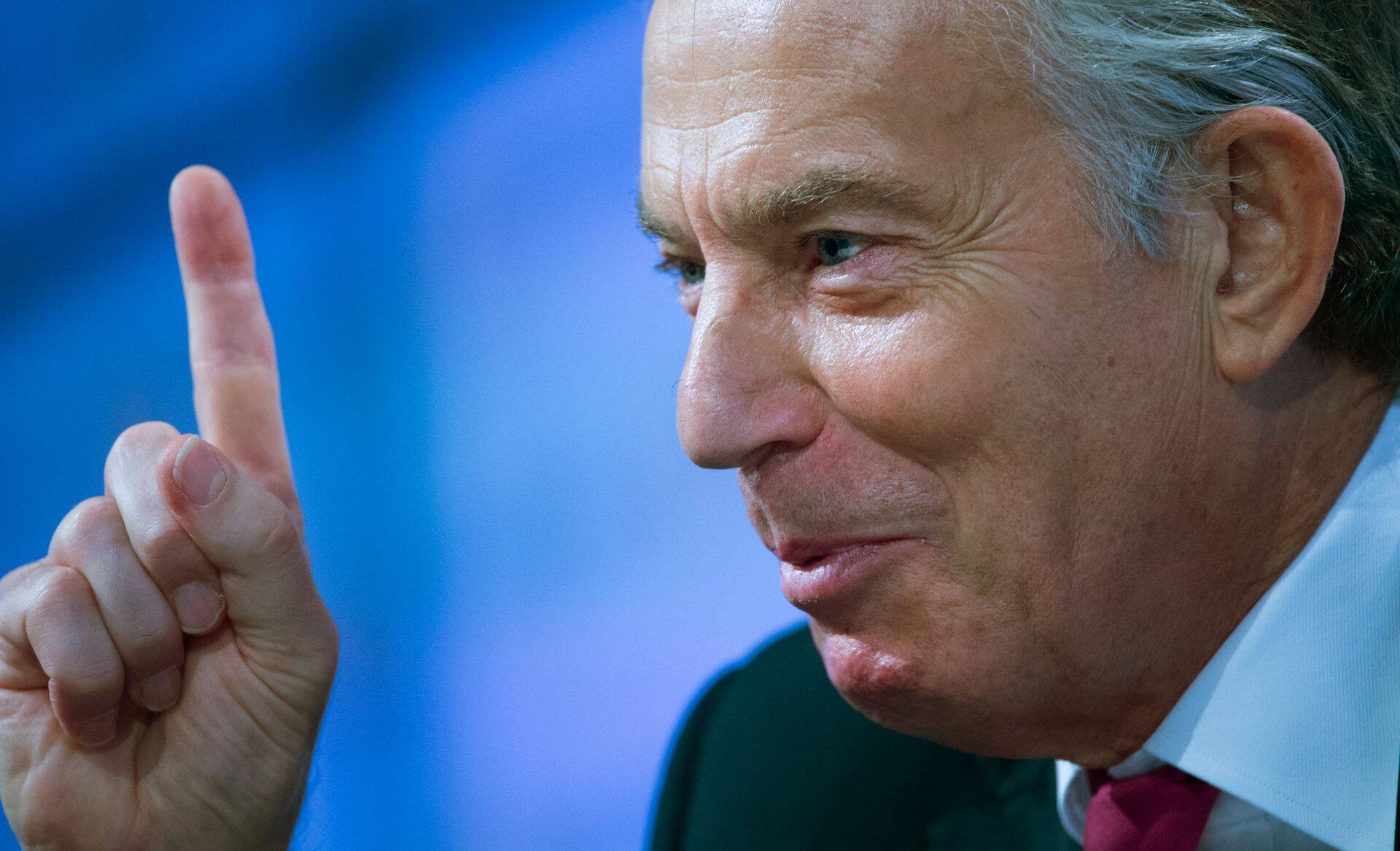 Endine Briti peaminister Tony Blair (Leiboristlik partei) avaldas koos Liberaaldemokraatide endise juhi Nick Cleggi ning Toorist endise parlamendi liikme Michael Heseltinega Saksa ajalehes Die Welt ühise kolumni, kus põhjendasid, miks oleks teine referendum vajalik.