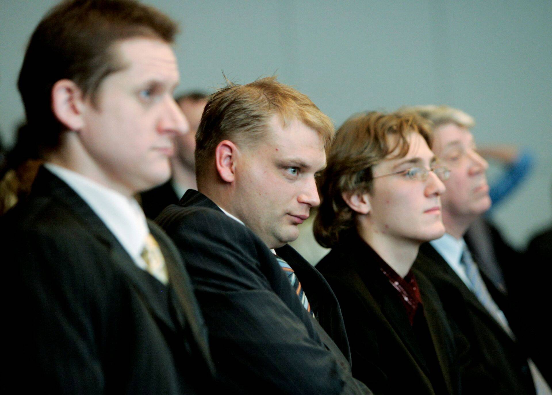 Maksim Reva, Dmitri Linter ja Mark Sirõk kohtuprotsessil jaanuaris 2008. Taamal Dmitri Klenski.
