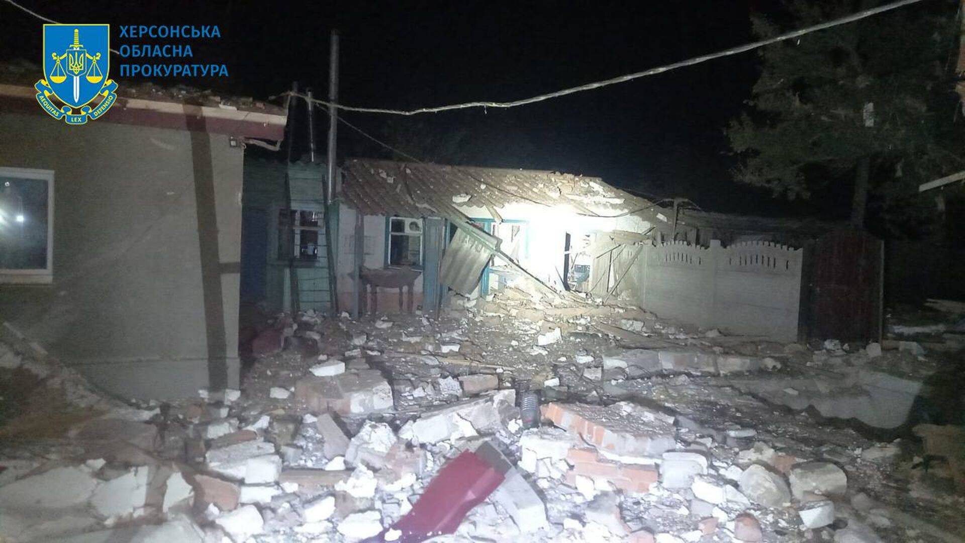 Ракета попала в жилой дом в Новодмитровке, фото Херсонской областной прокуратуры.