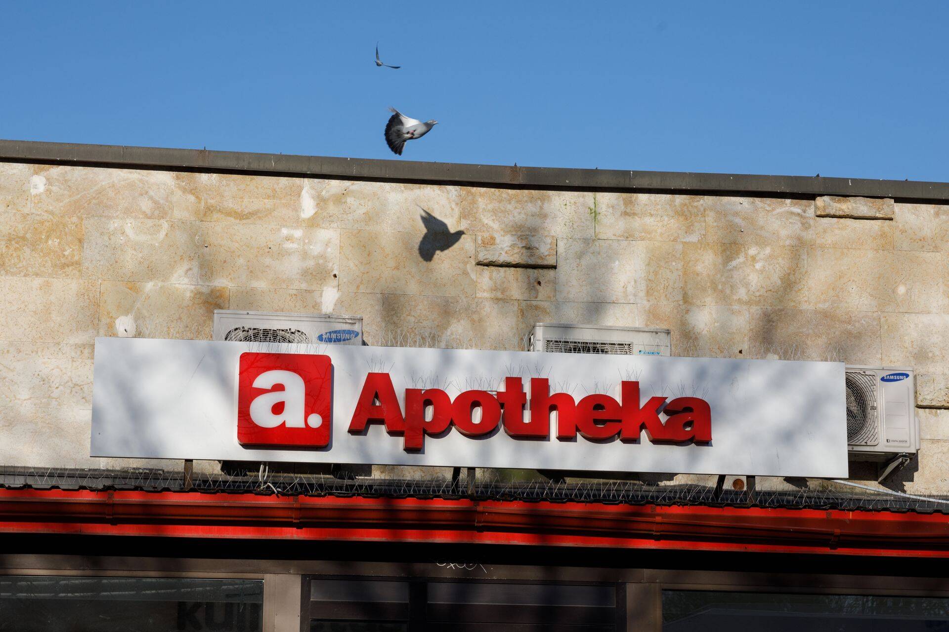 Apotheka e-apteegist saab nüüd tellida retseptiravimeid ainult iseendale