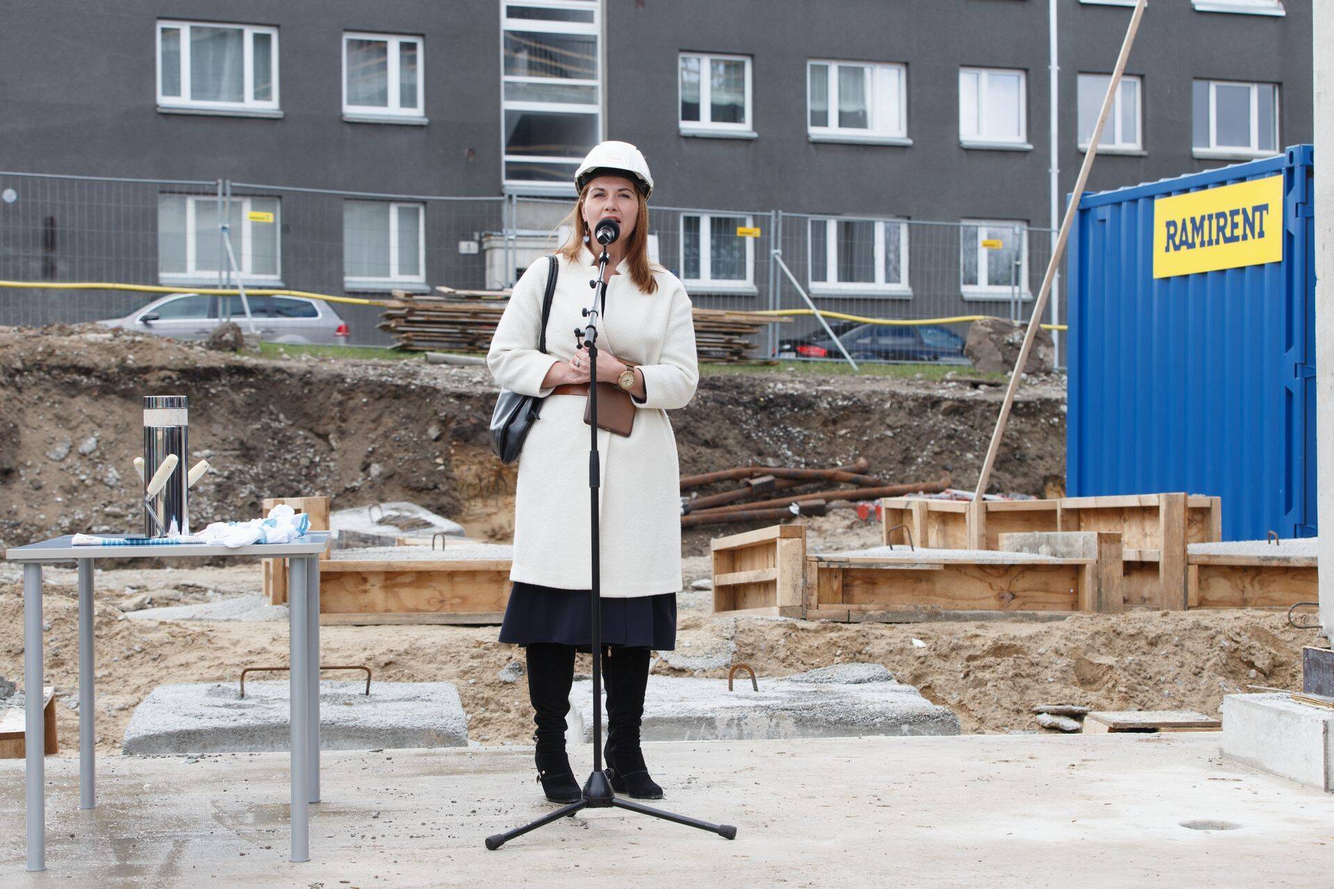 Ettevõtlusminister Liisa Oviiri arvates keskenduvad kinnisvaraarendajad liialt kasumile, mistõttu peab riik sekkuma.