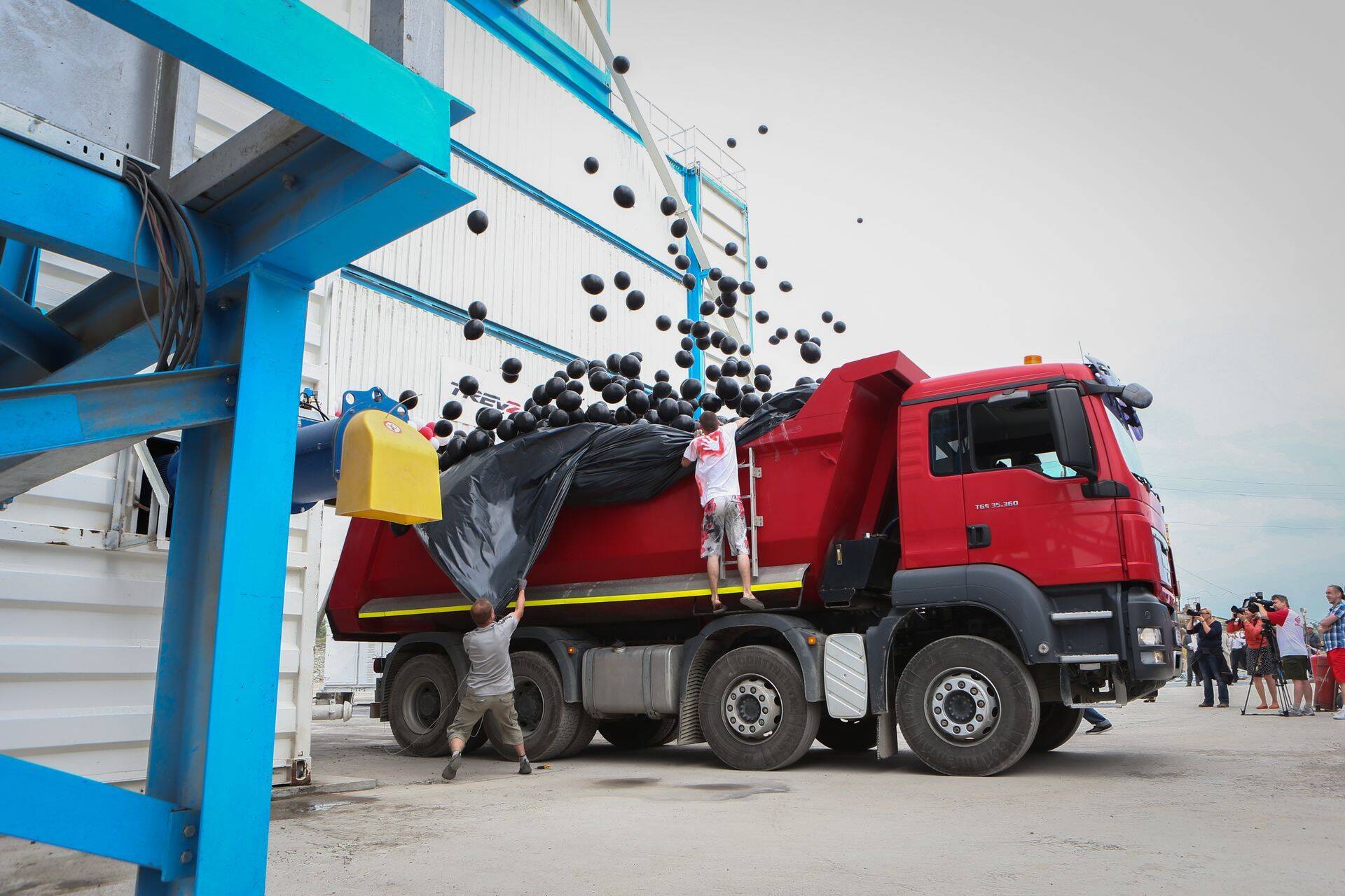 TREV-2 Gruppi kuuluv asfalditehas ABT Revador.