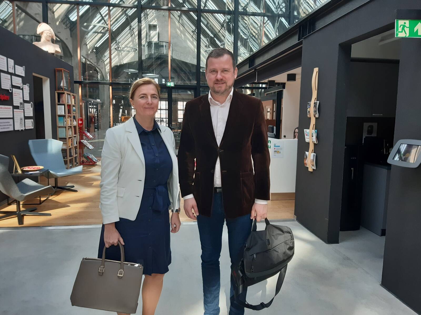 RE Kinnisvarajuhatuse liige ja vanempartner Monica Meldo ning Baltic Horizon Fundi juht Tarmo Karotam.