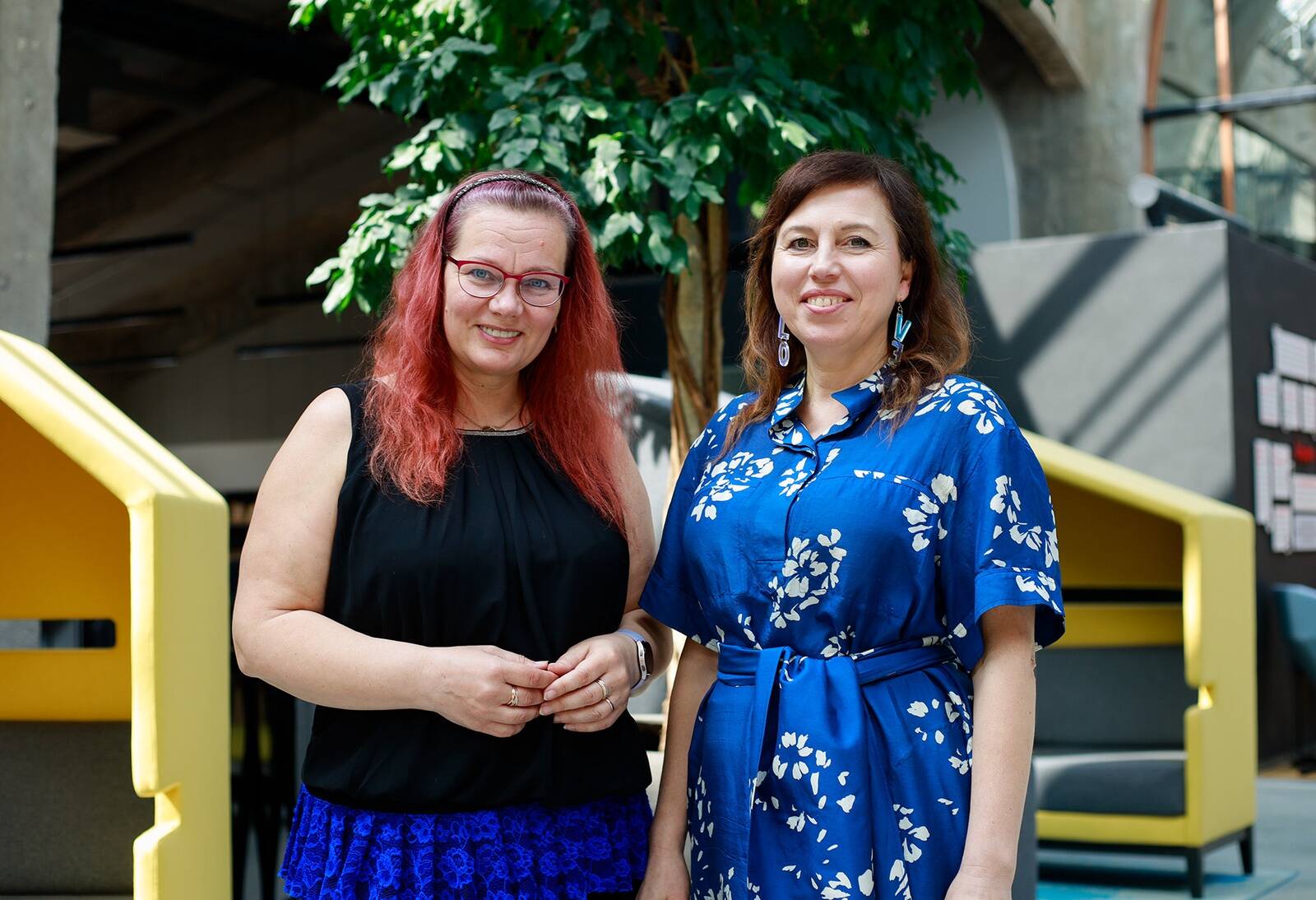 Saate “Töö ja palk” juht Helen Roots ning külaline, tööpsühholoog ja tööõnne ekspert Tiina Saar-Veelmaa.