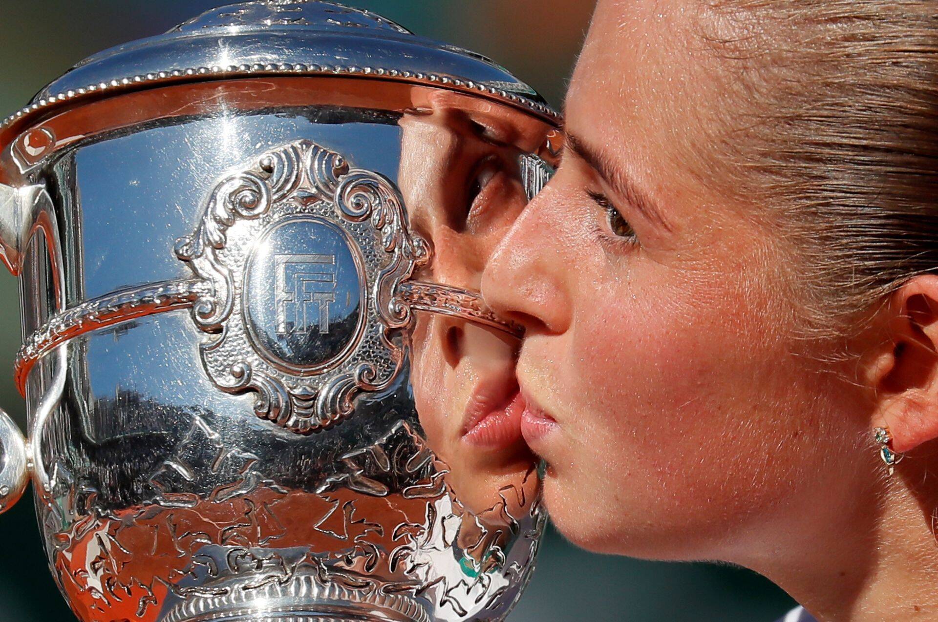 Lätlanna Jelena Ostapenko võitis üllatuslikult tänavuse Roland Garrosi.