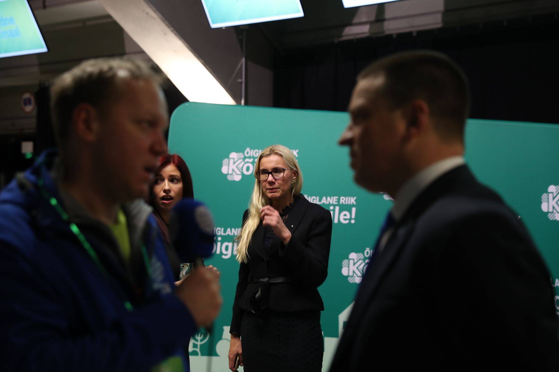 "Mina isiklikult Reformierakonnaga valitsust teha ei tahaks, nad kehastavad kõike seda, mida ma pean valeks," ütles valimisööl keskerakondlasest majandusminister Kadri Simson.