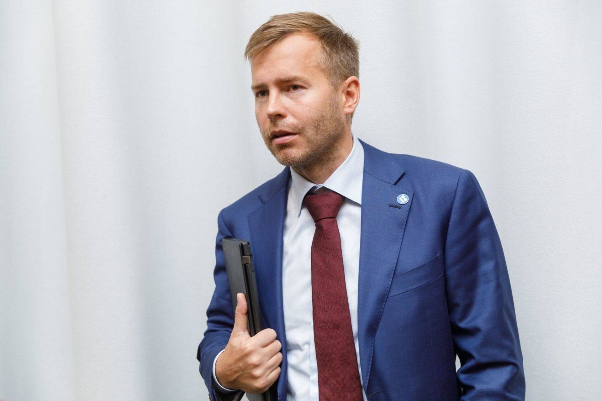 Ettevõtlusminister Rene Tammist loodab Tallinna ja Dubai vahel luua regulaarseid lennuühendusi – huvi on näidanud vähemalt kaks Araabia Ühendemiraatide lennufirmat.
