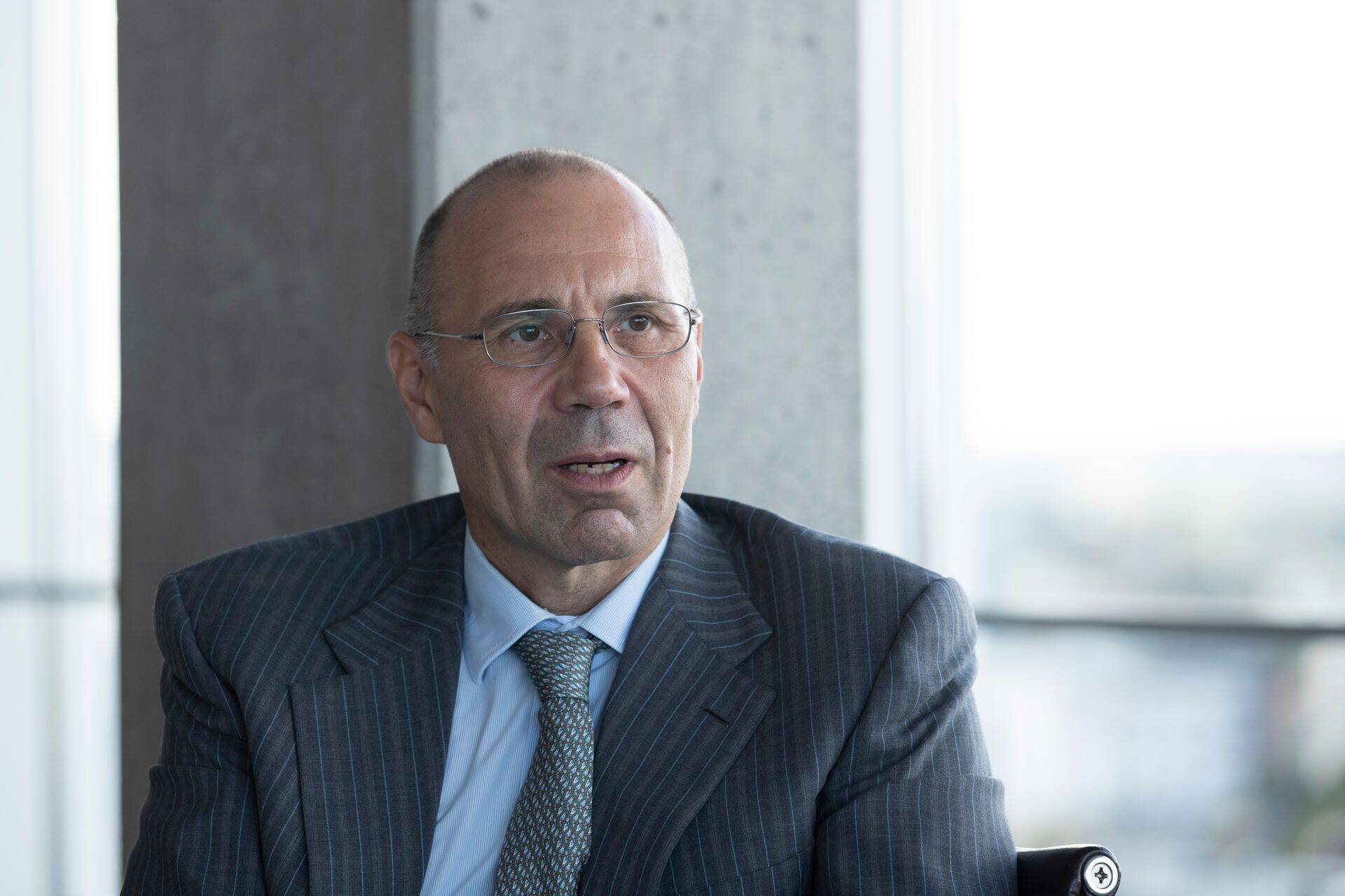 Поскольку собственником объекта является компания Вийсеманна, максимальный штраф за незаконную постройку дороги для юридического лица составляет 3200 евро.