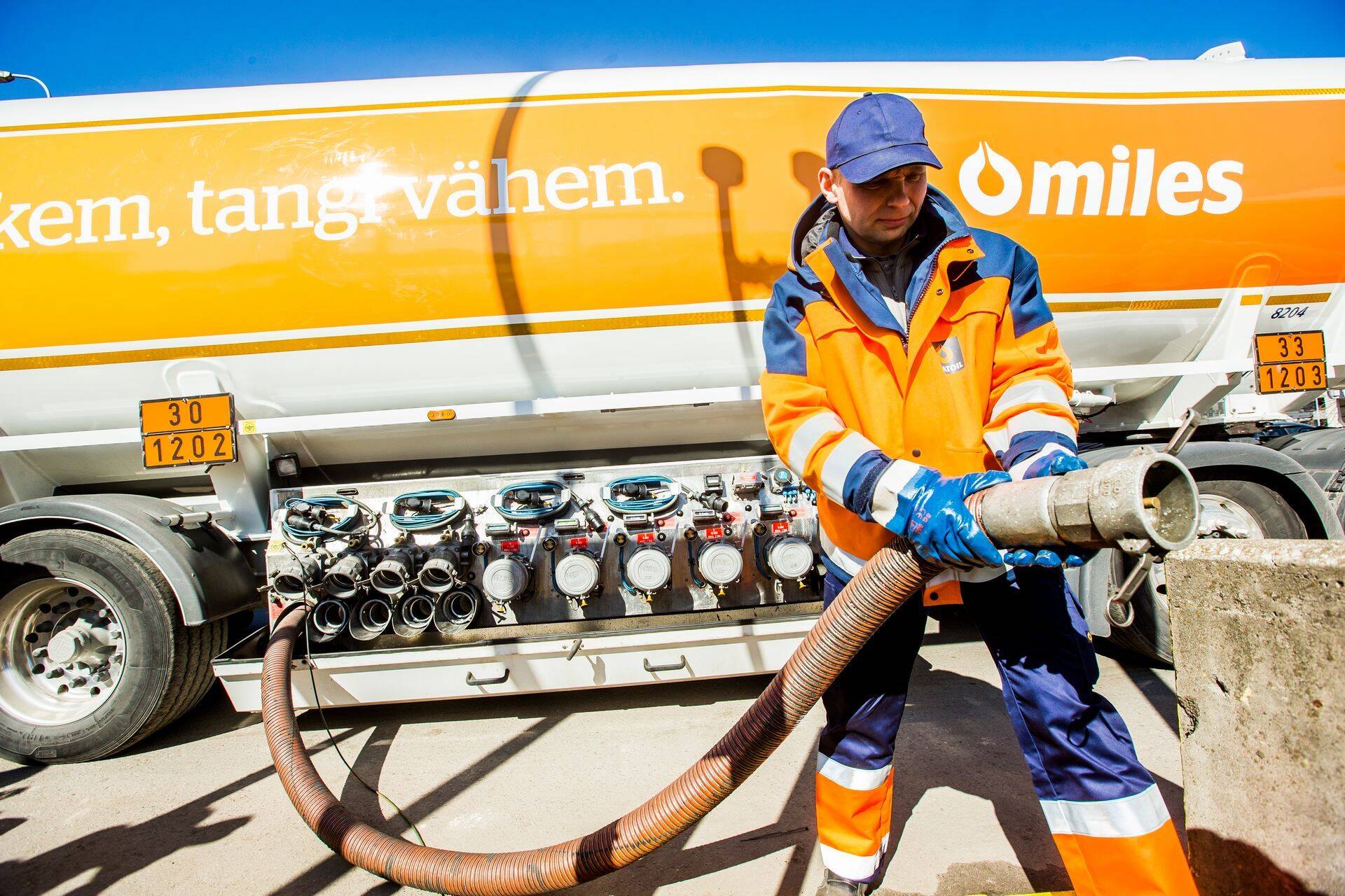 Mootorikütuse odavnemine aitab Eesti tarbijahinnaindeksit hoida deflatsioonis.