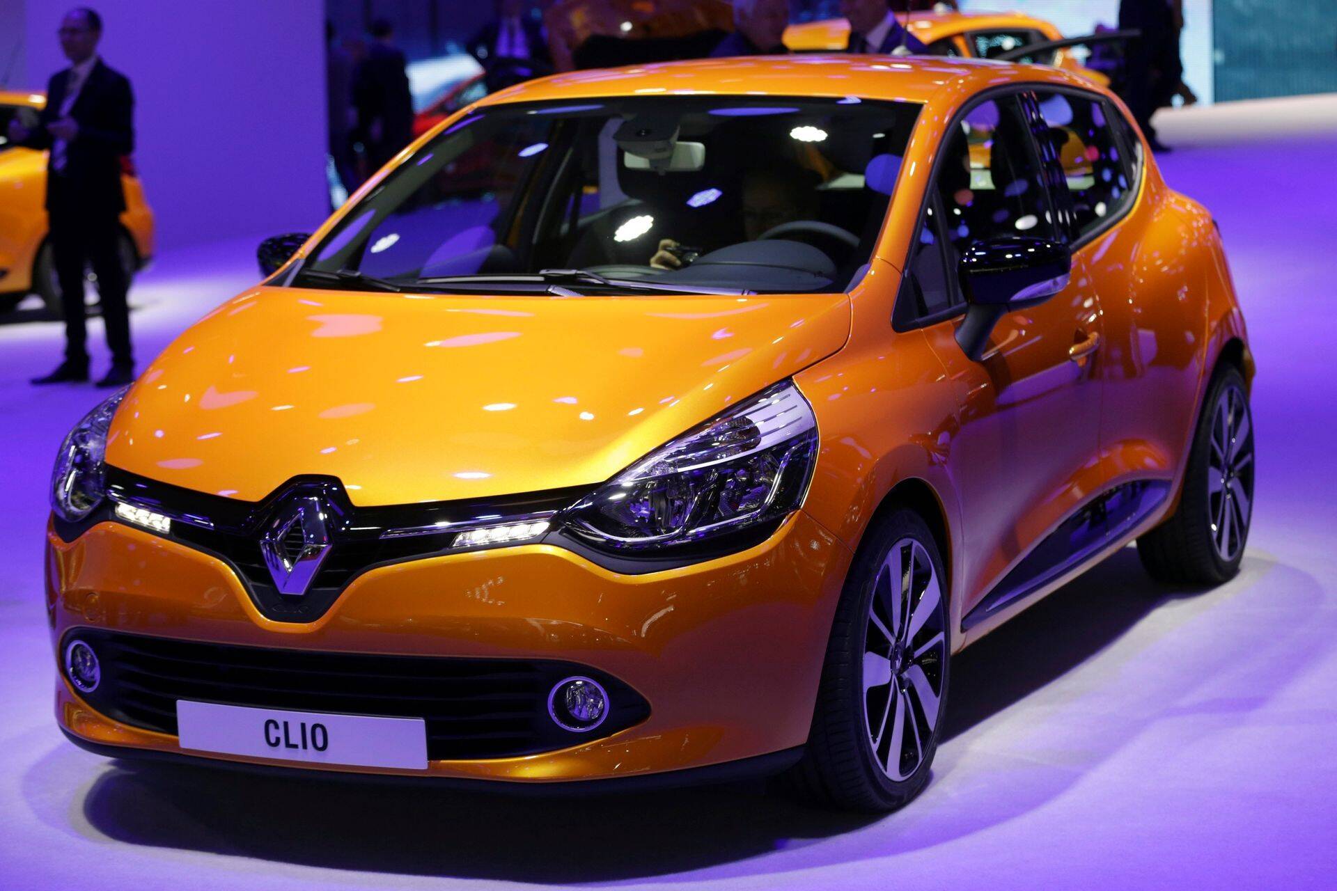 Holland: Renault Clio. Hollandis on esikohalt peletatud VW Golf ja uus kuningas on Renault Clio 4140 autoga. Teisel kohal VW Up ja kolmas Kia Picanto, vastavalt 3743 ja 3714 autoga.