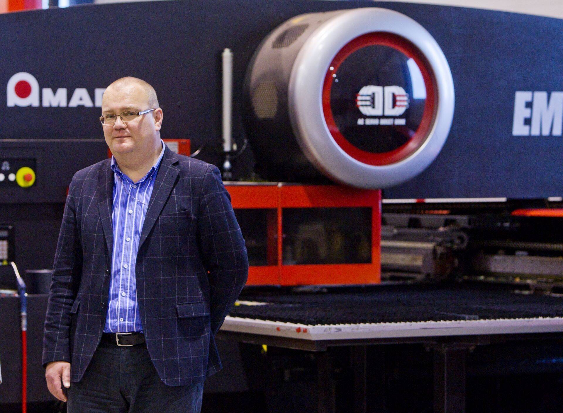 OÜ Hyrles juhi Urmas Sisaski sõnul on oluline tööstushariduse arendamine, kuna valdkonna ettevõtete põhiprobleemiks on kvalifitseeritud tööjõu puudus.