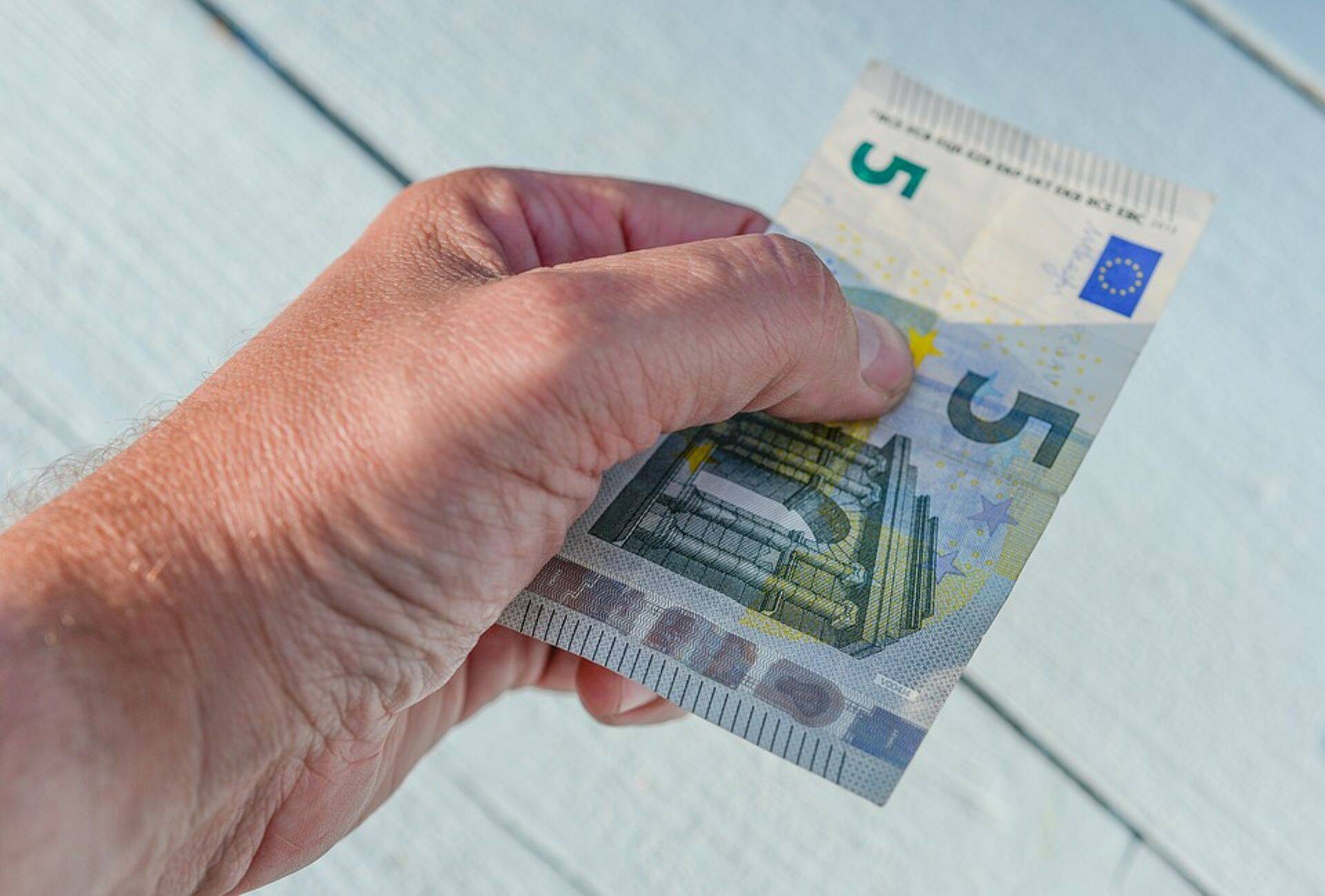 Viieeuroseid on käibel järjest vähem. Vähemalt nii tundub.