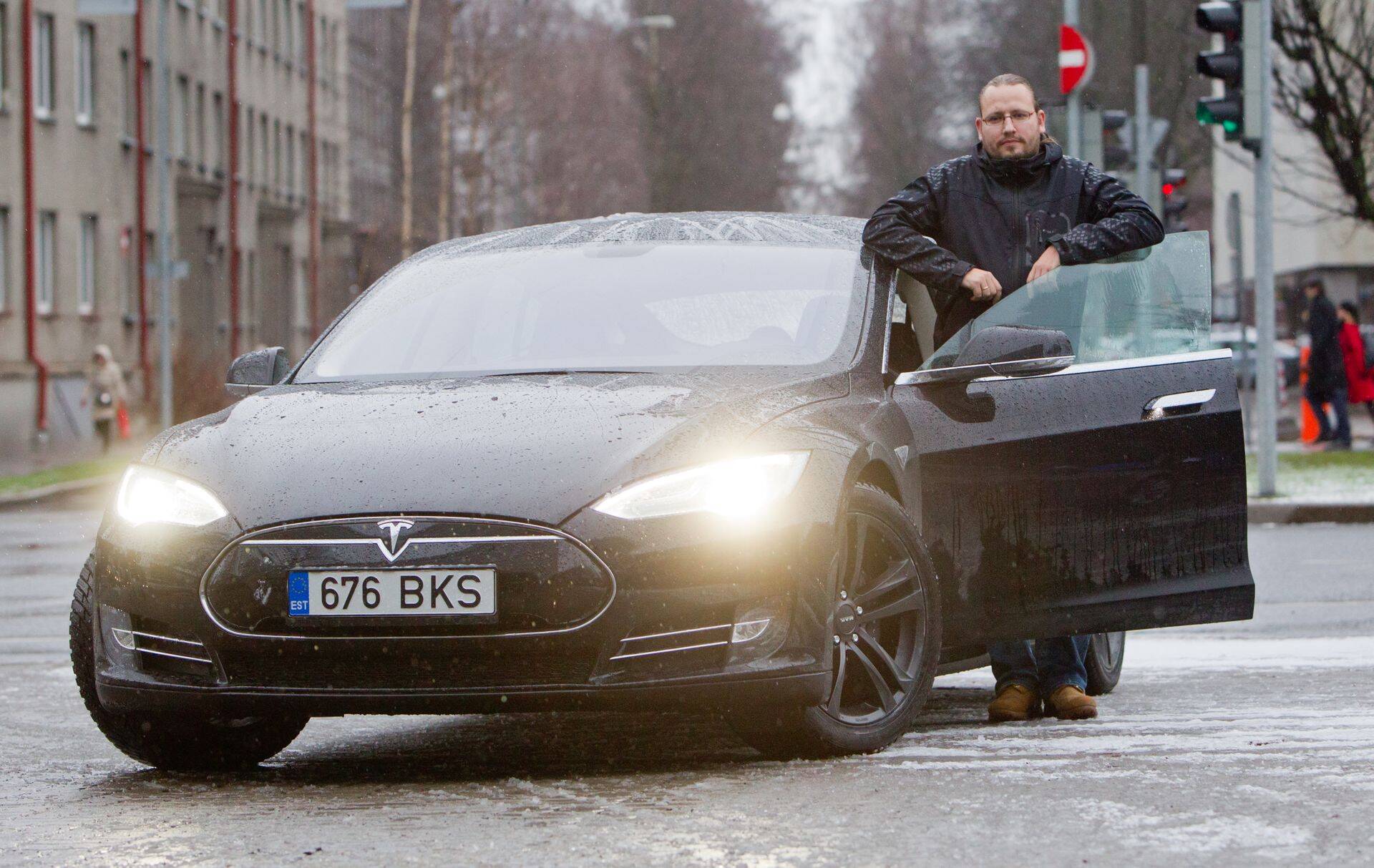Mario Kadastik ostis esimese eestlasena elektriauto Tesla Model S