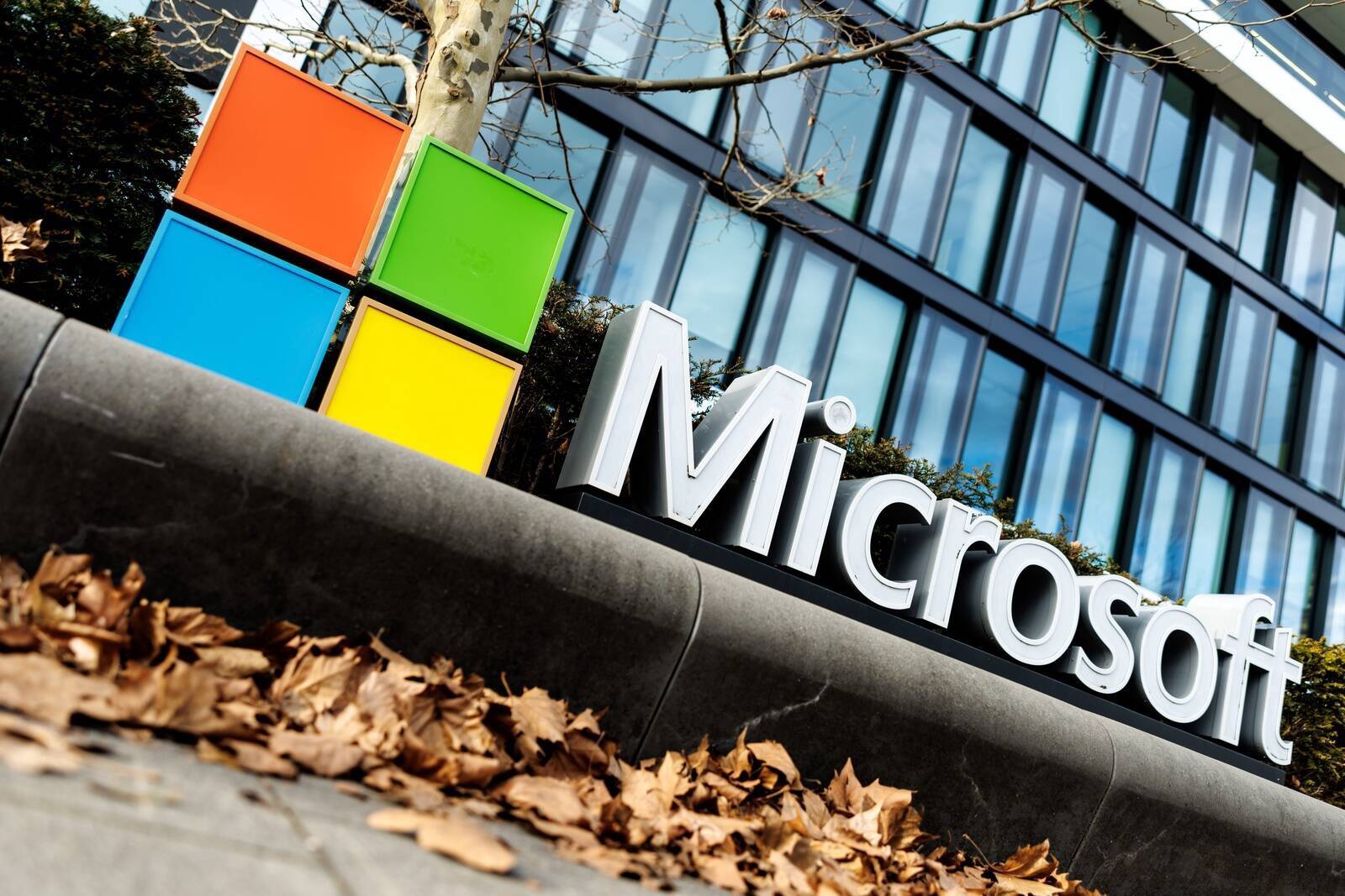 Microsoft ziņoja par peļņas uz akciju pieaugumu, taču akciju vērtība pēc tirdzniecības sesijā tirgū kritās.