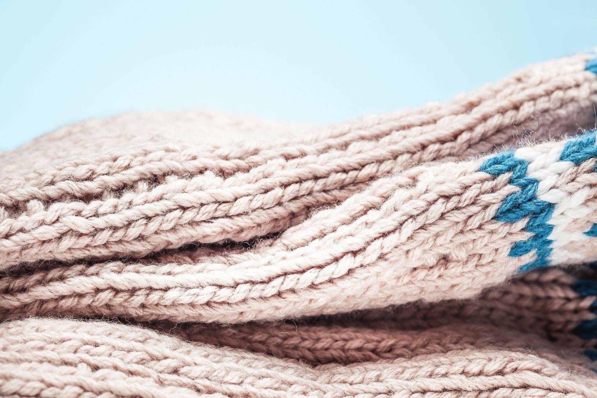 MTÜ Korruptsiooniradar andis tänavuse valge kampsuni korruptsiooniauhinna Tallinna linnavolikogu esimehele Mihhail Kõlvartile.