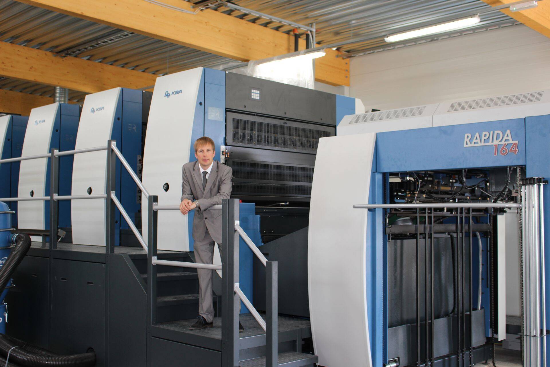 Printcenter soetas tänavu suurima ofsettrükimasina. Fotol tegevjuht Sten Seene.